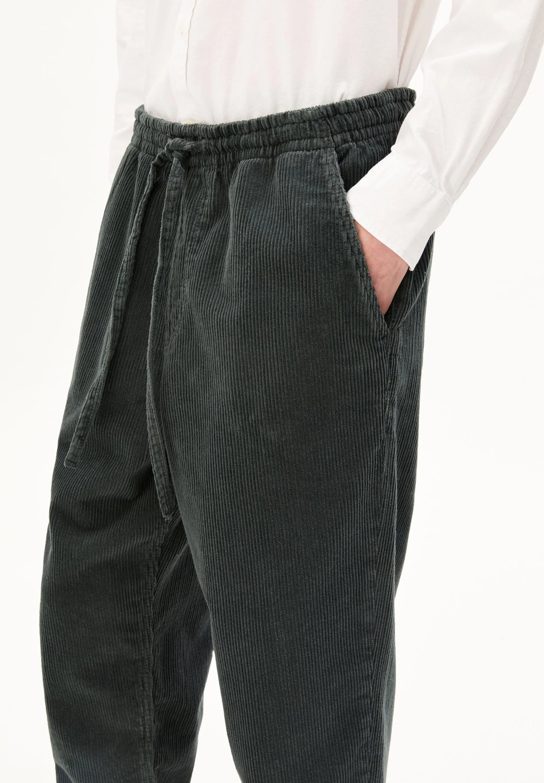 Pull On Corduroy Tapered Pant Space Steel | ARMEDANGELS