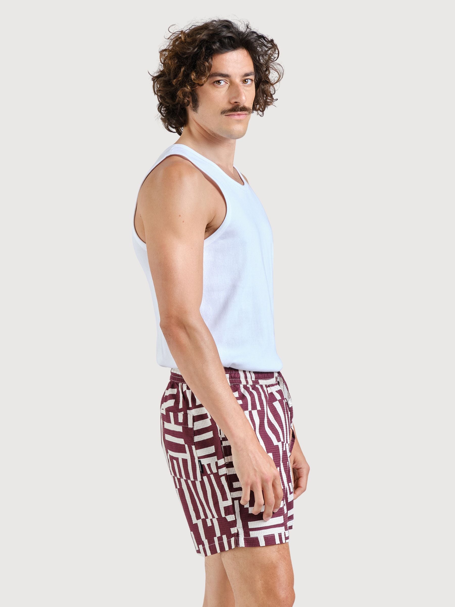 Shorts Essingen Lines & Sticks Fig Red | Dedicated