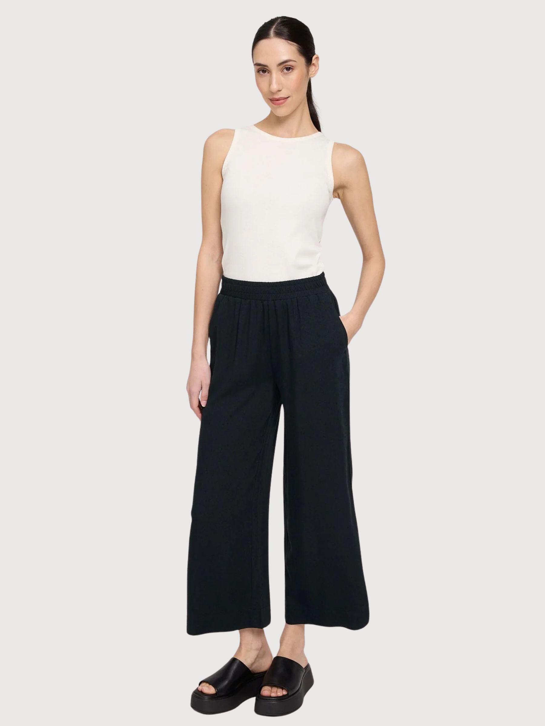 Pantaloni da donna a gamba larga in viscosa neri | MAZINE