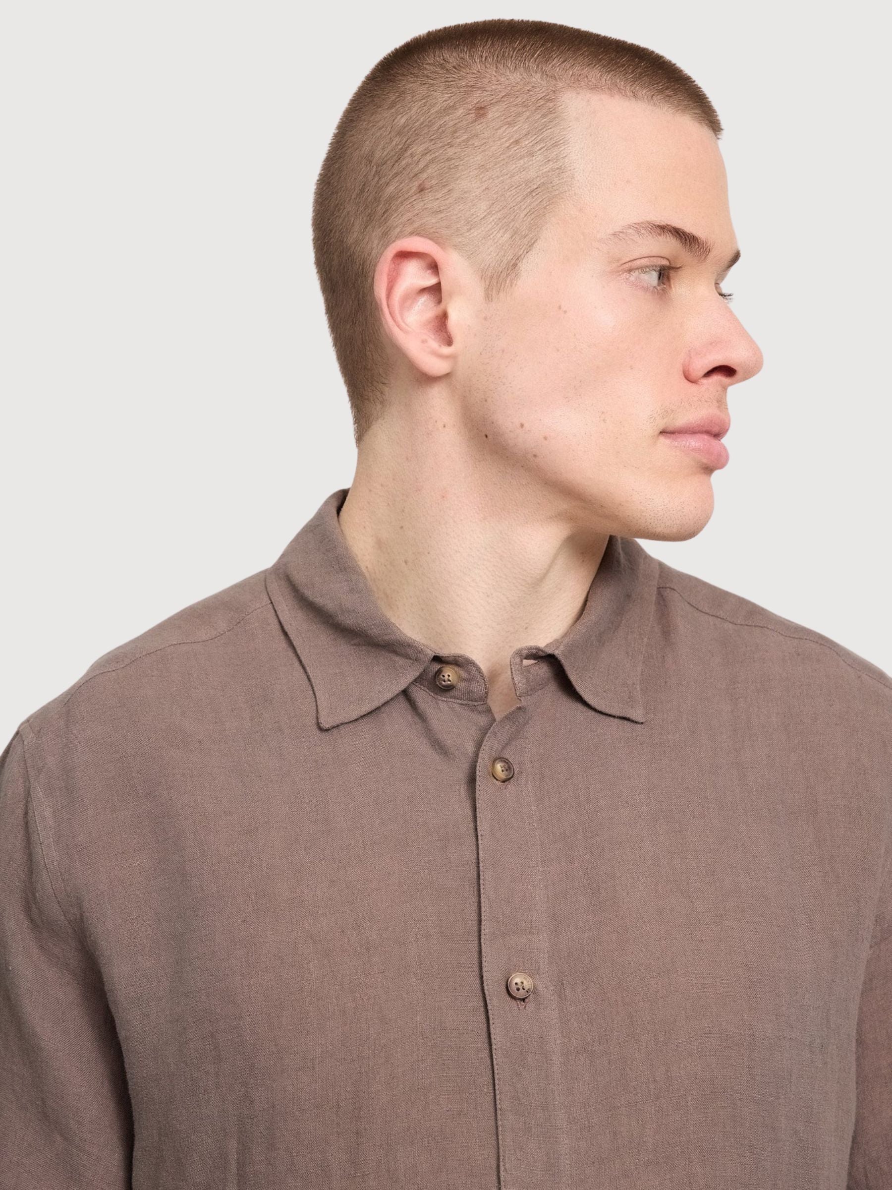 Camicia a maniche corte da uomo in lino grigio marrone | Mazine
