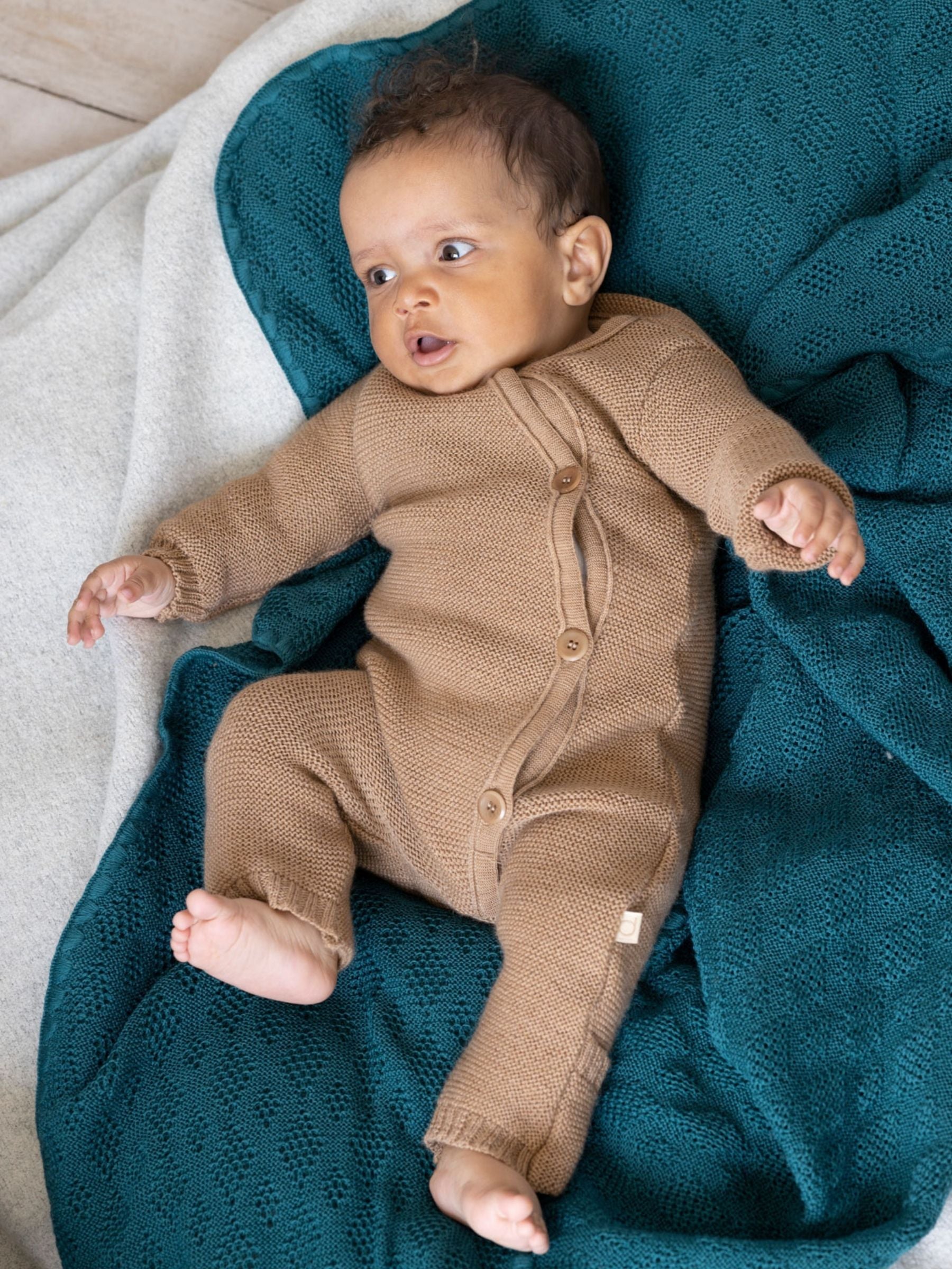 Beigefarbener Strickoverall aus Babywolle | Disana