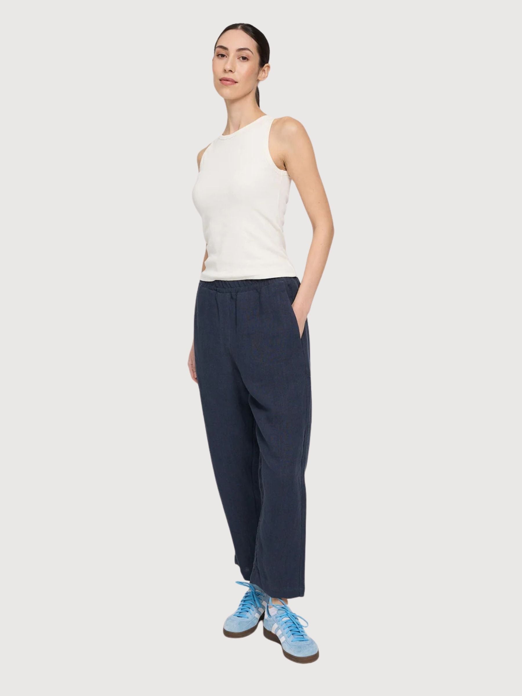 Pantaloni da donna a gamba dritta in lino blu inchiostro | Mazine