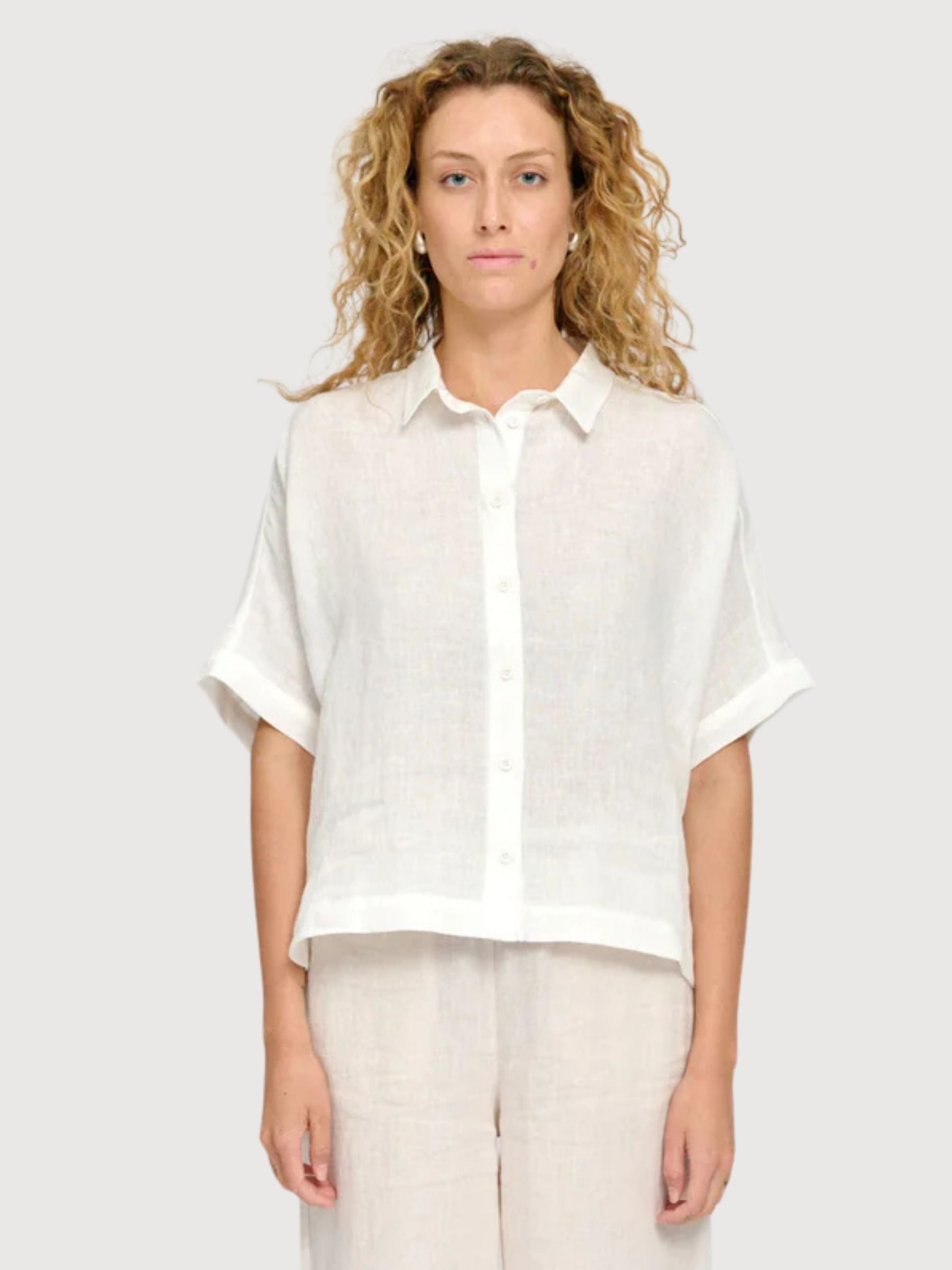 Camicia a maniche corte in lino da donna, bianco brillante | Mazine