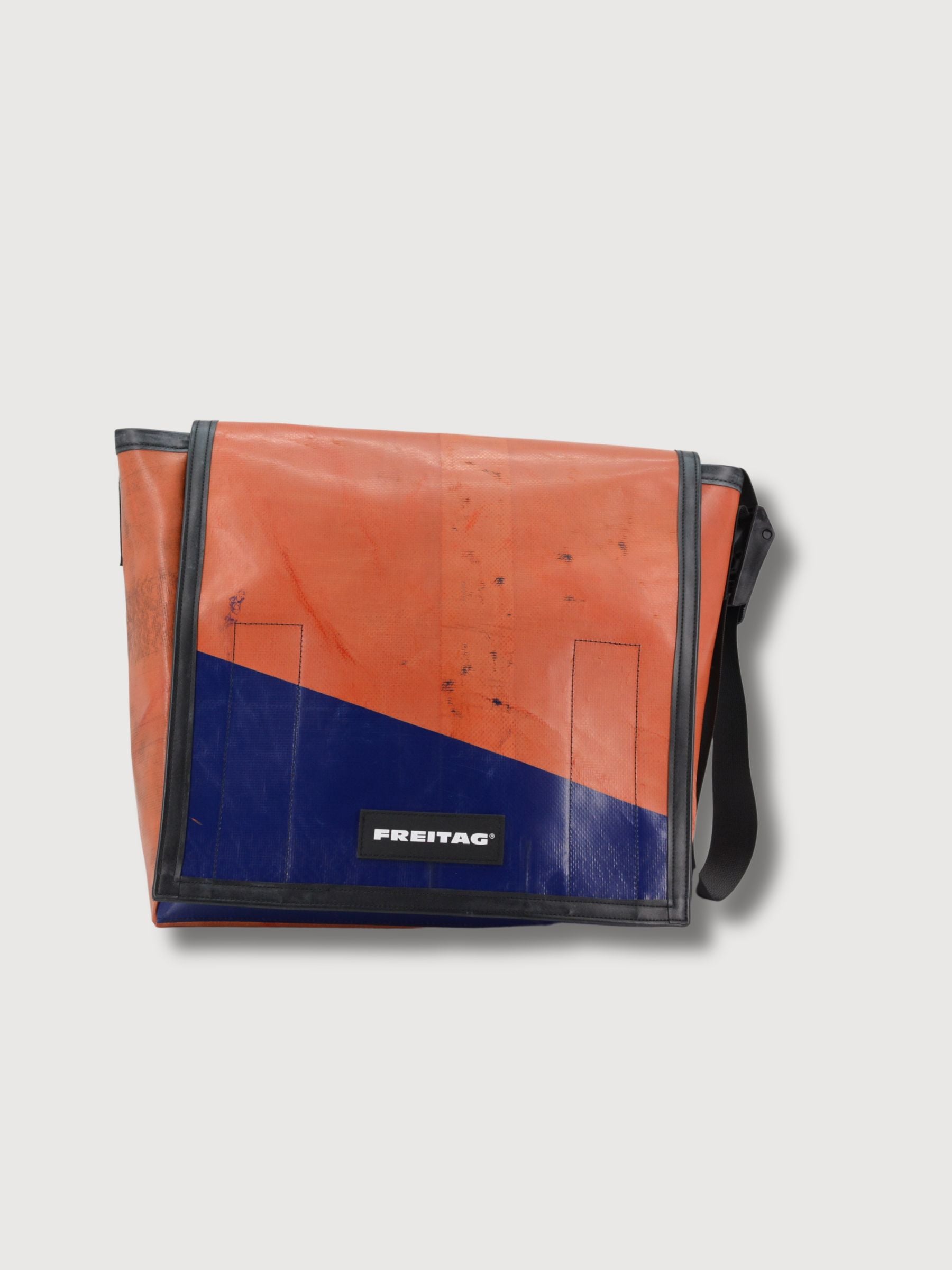 F21 Night Club Blue/Red Bag In Used Truck Tarps | Freitag