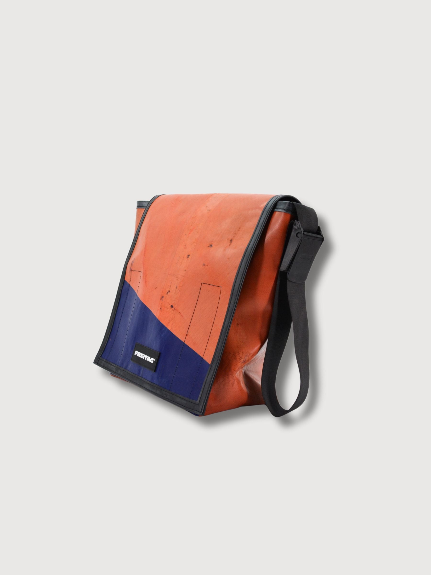 F21 Night Club Blue/Red Bag In Used Truck Tarps | Freitag