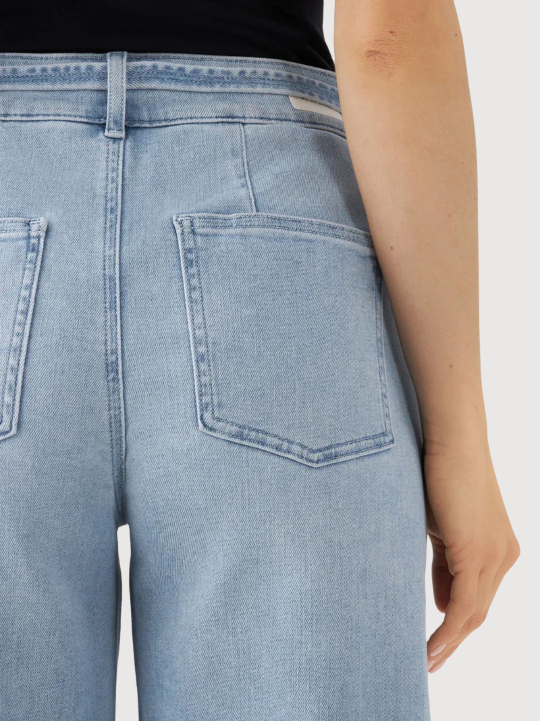 Jeans Blink Art | Dawn