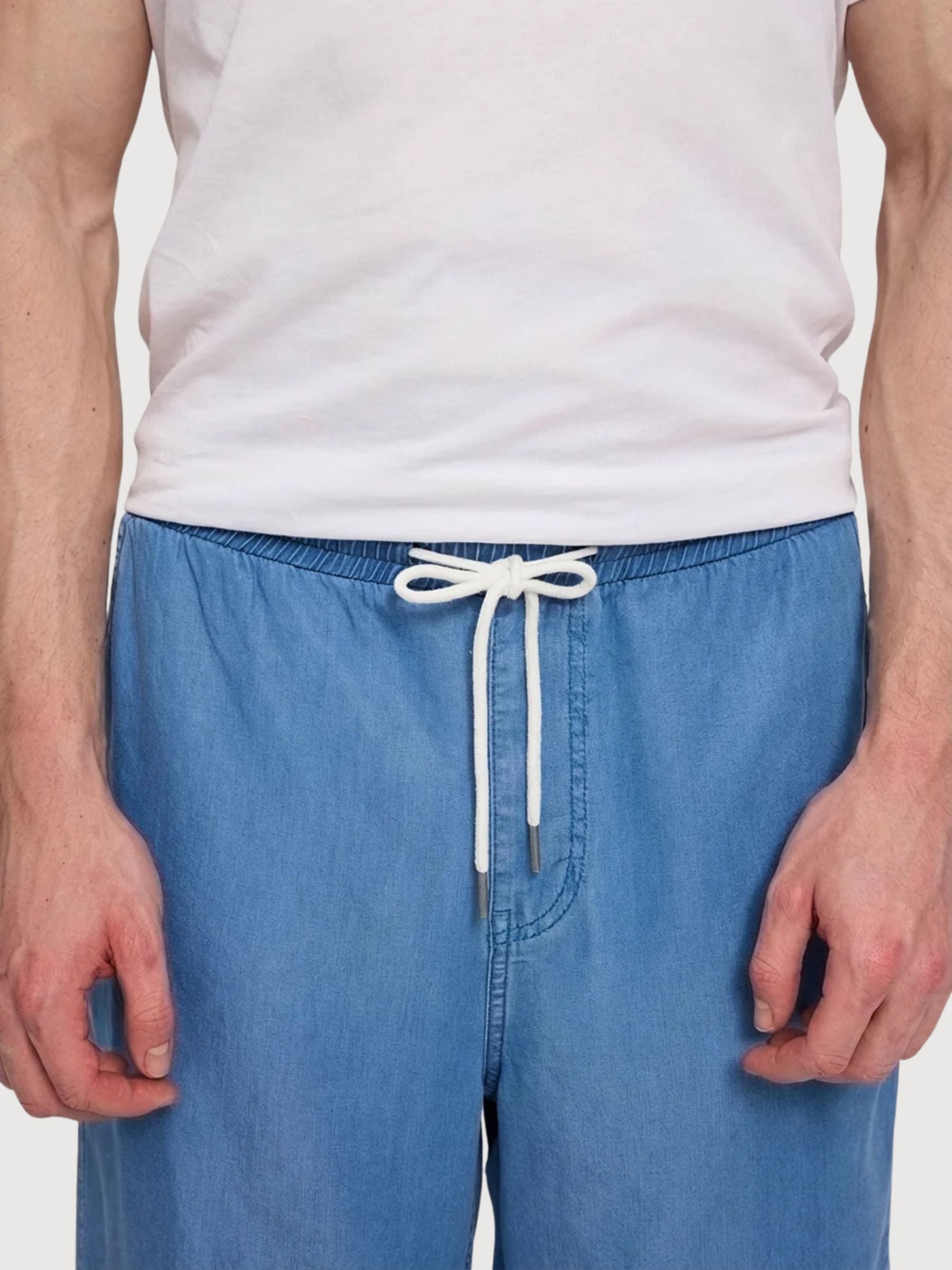 Pantaloncini in denim da uomo, modello pull-on, blu scuro | Mazine