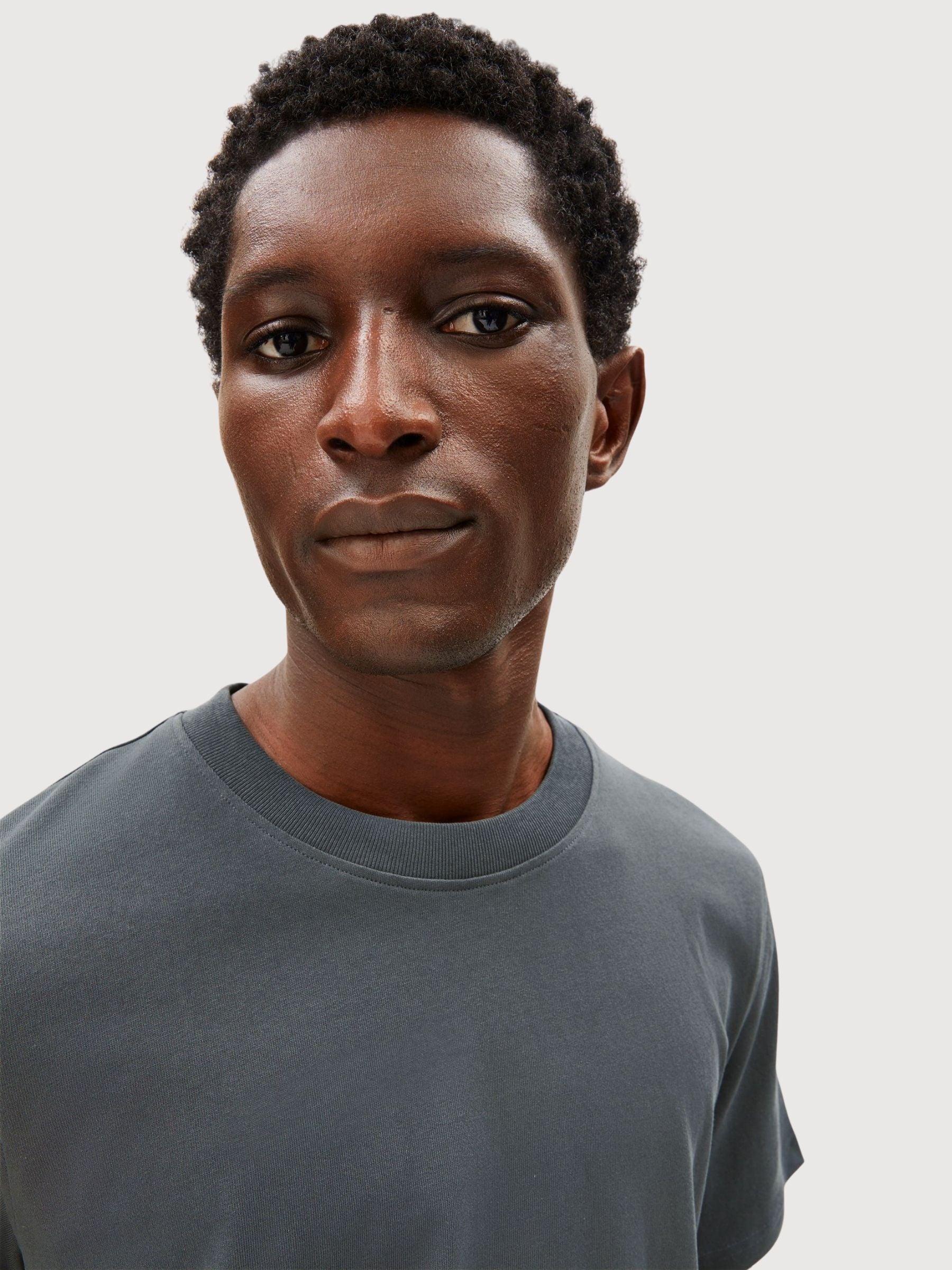 Mid Weight T-Shirt Maarkos Space Steel | Armedangels