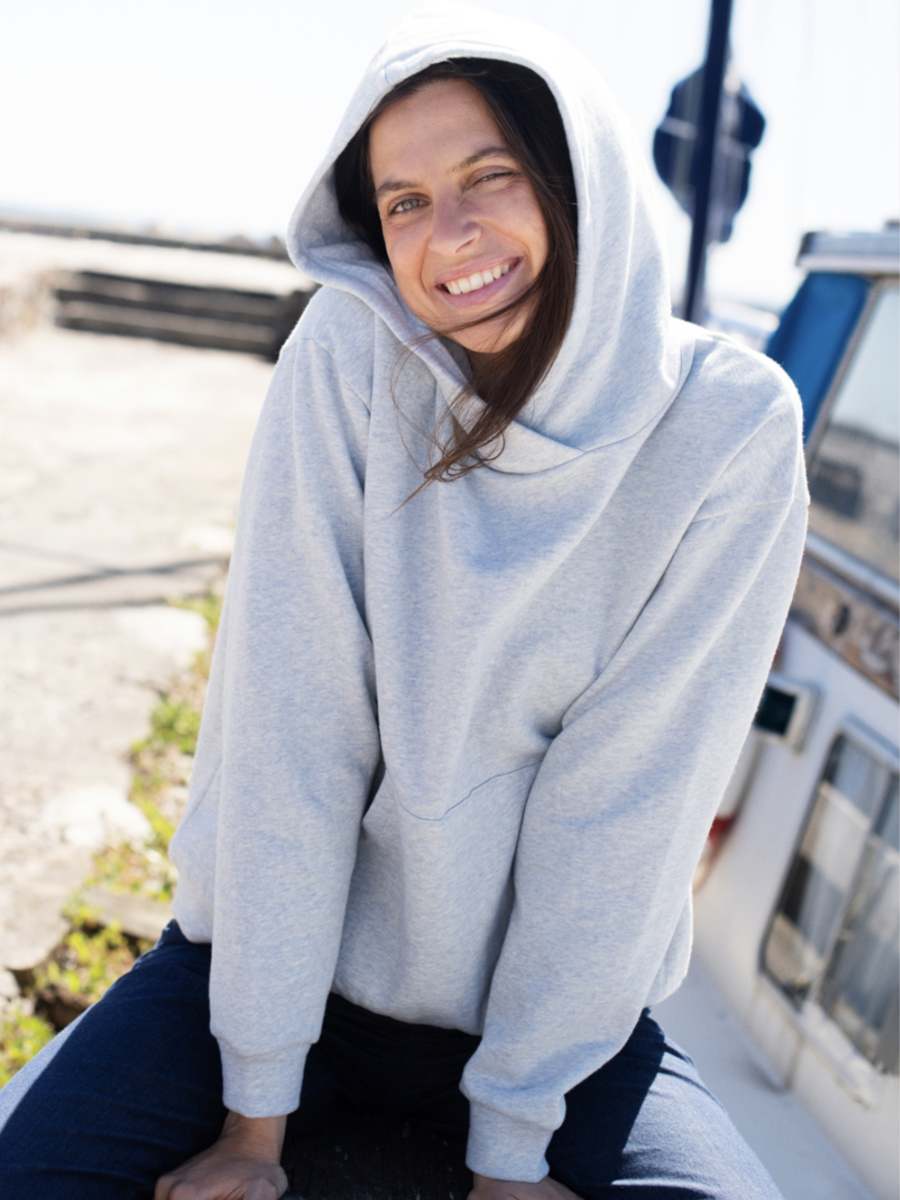 Felpa con cappuccio da donna color nebbia in cotone biologico | SERENDIPITY