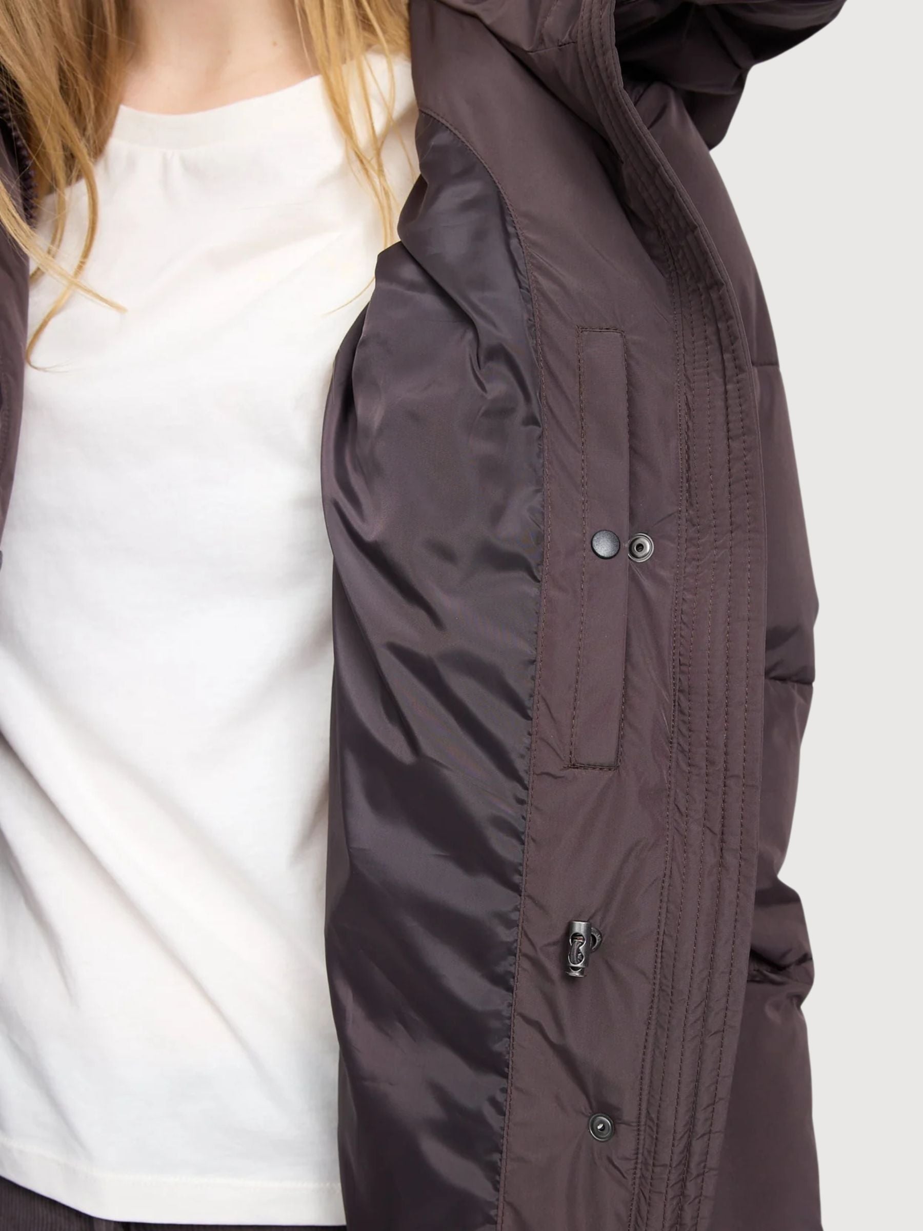 Mazine Waves Quilt Mantel in Dunkelviolett |