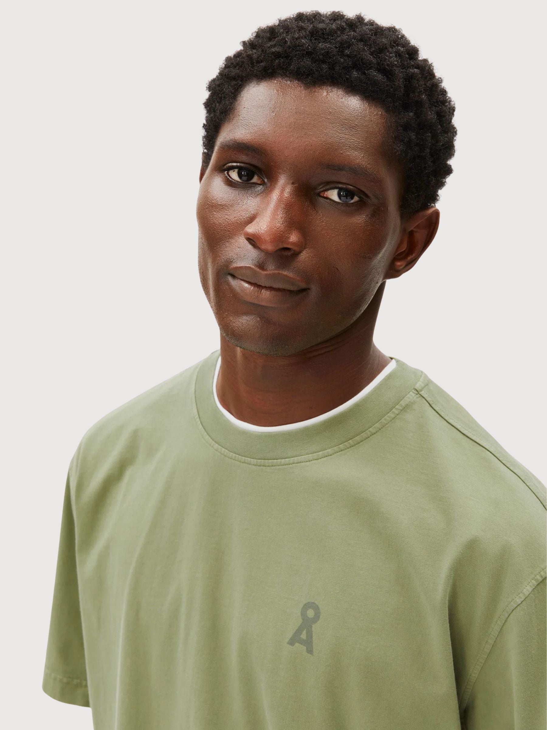 T-Shirt Iconic A Maarkos Fatigue Green | Armedangels