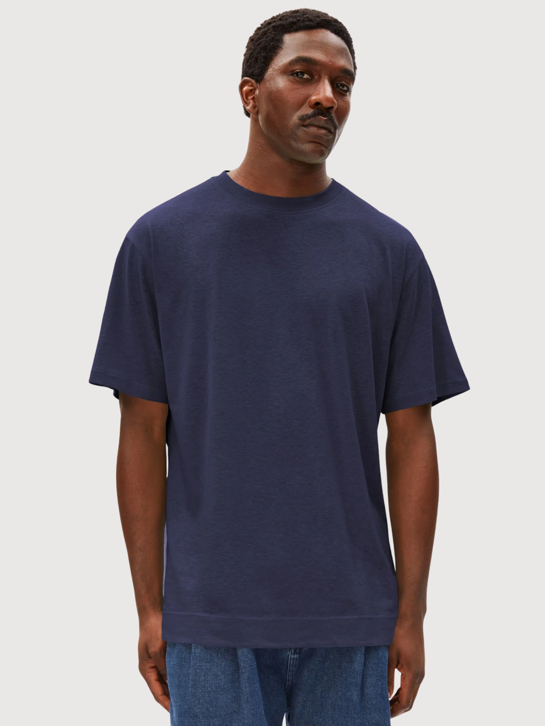 T-Shirt Maarkos in misto lino blu navy | Armedangels