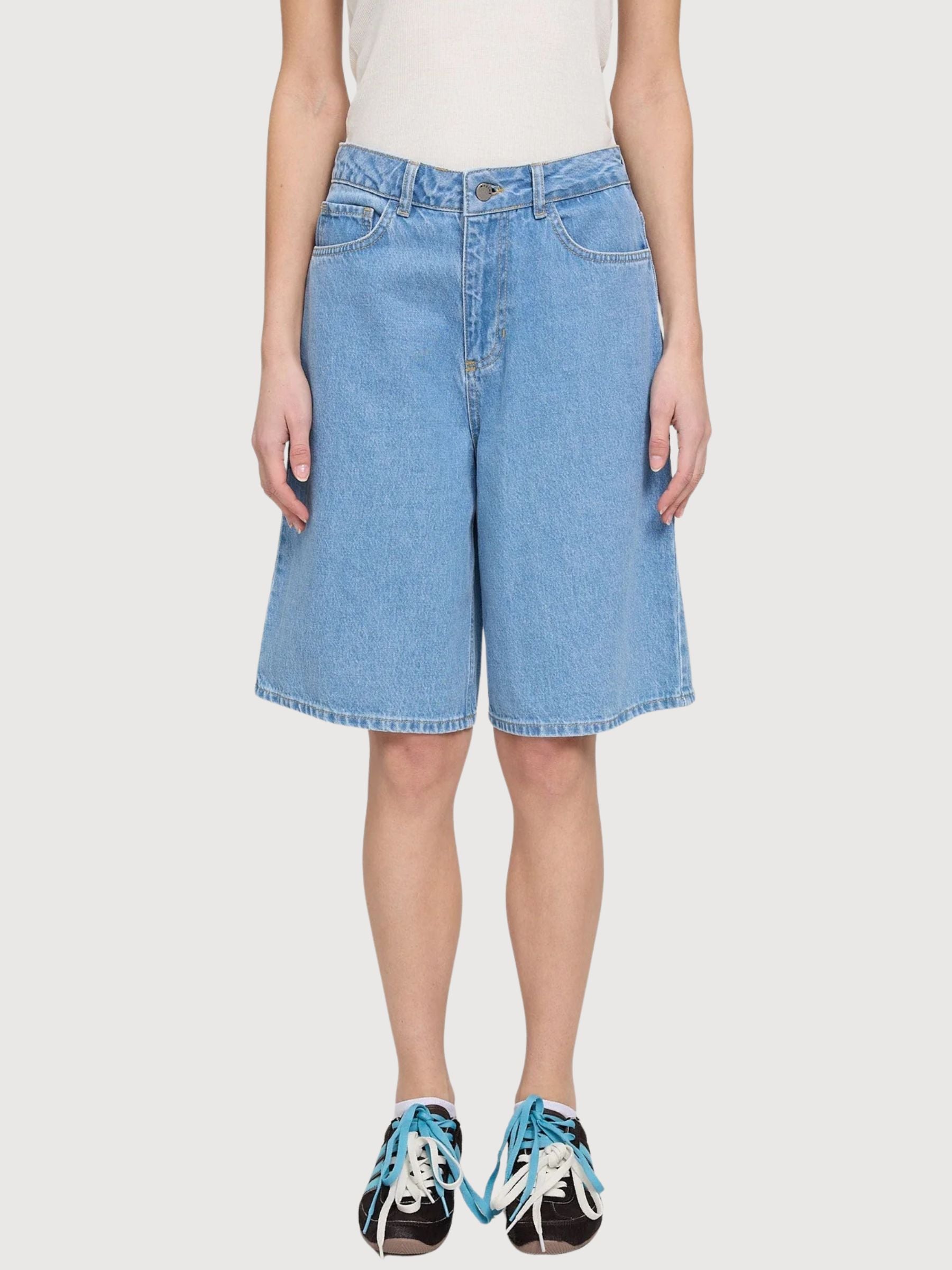 Shorts Bermuda in denim da donna lavaggio azzurro| MAZINE