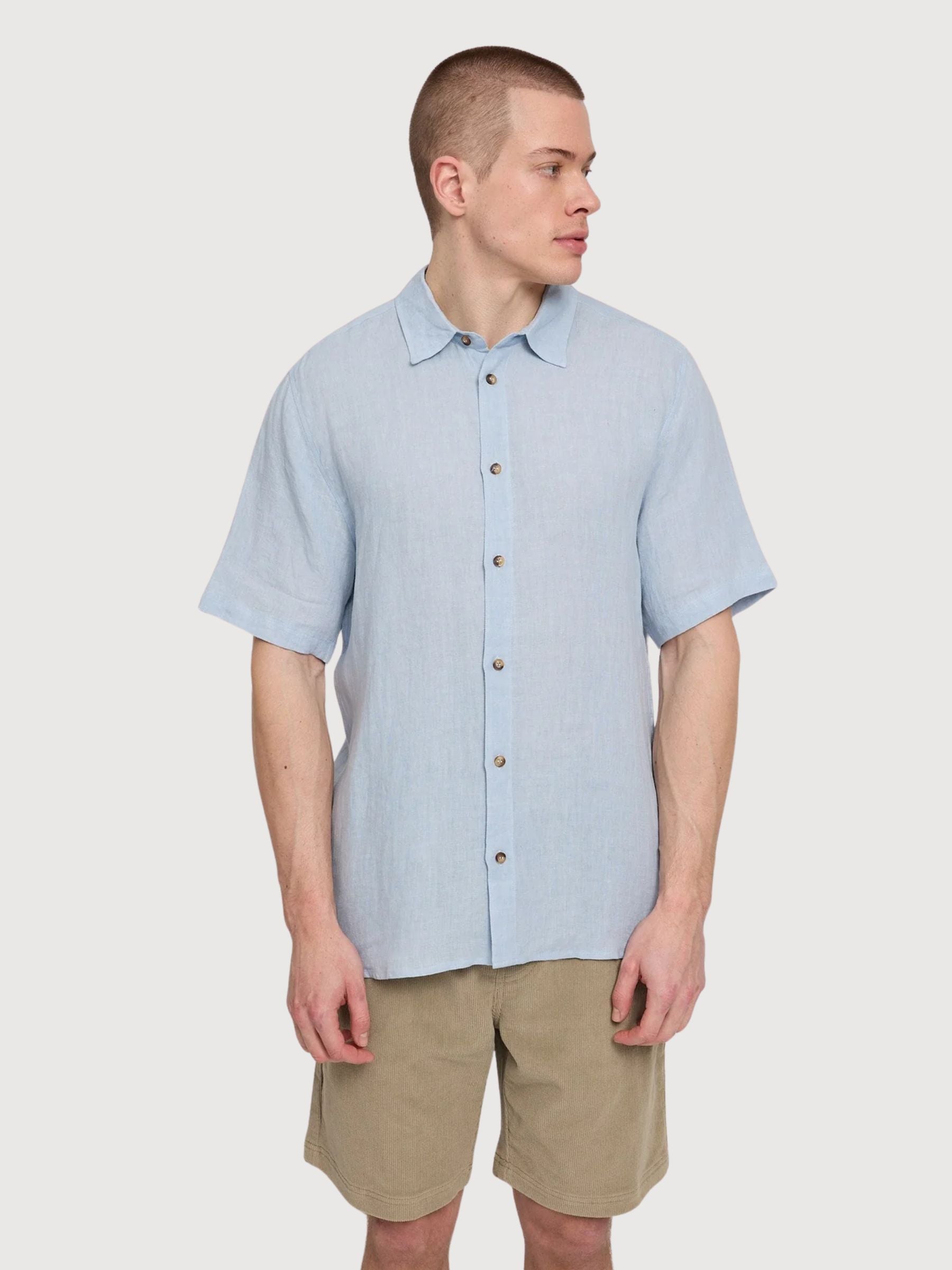 Camicia a maniche corte in lino da uomo azzurro pastello | Mazine