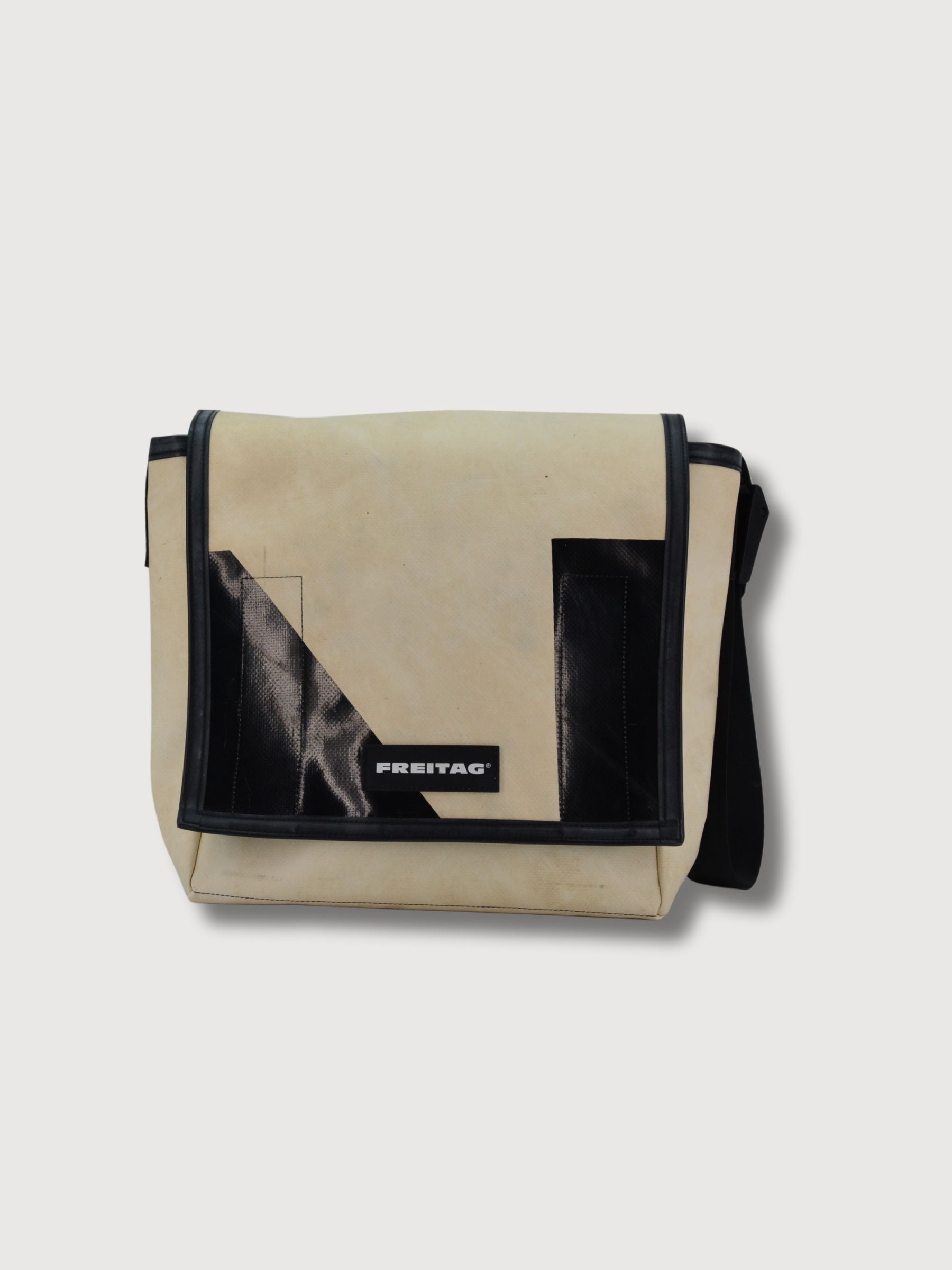 F21 Night Club Beige/Black Bag In Used Truck Tarps | Freitag