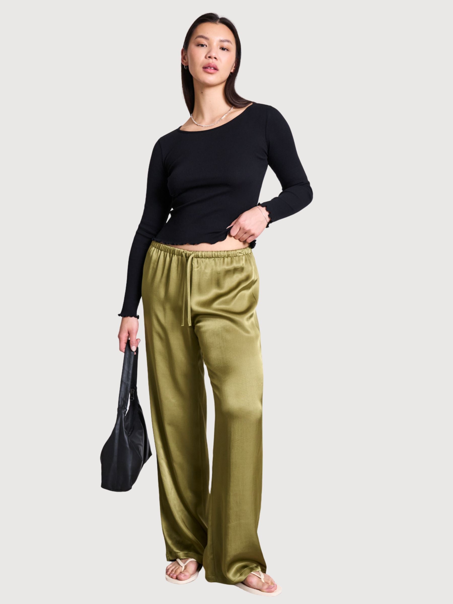 Hose FRIS Grün aus Vegan Satin | JAN 'N JUNE