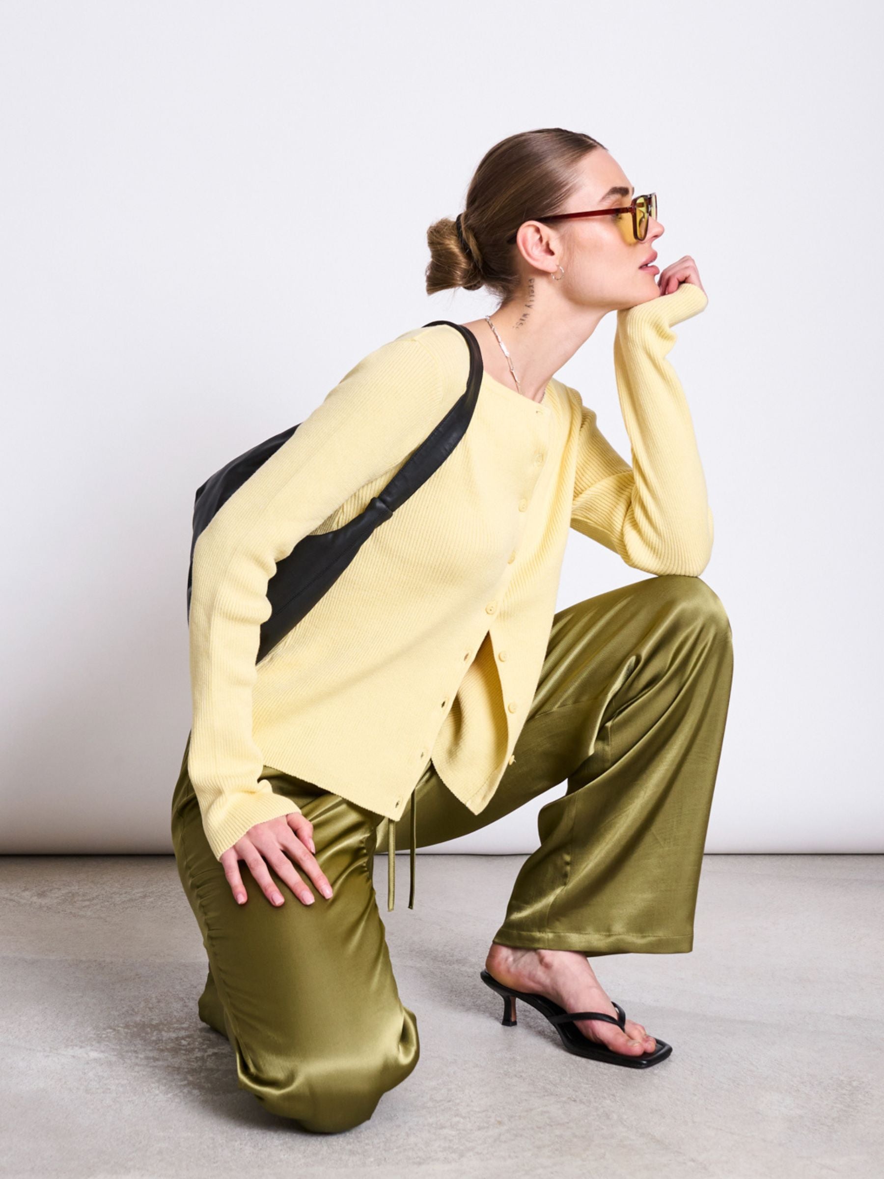 Hose FRIS Grün aus Vegan Satin | JAN 'N JUNE