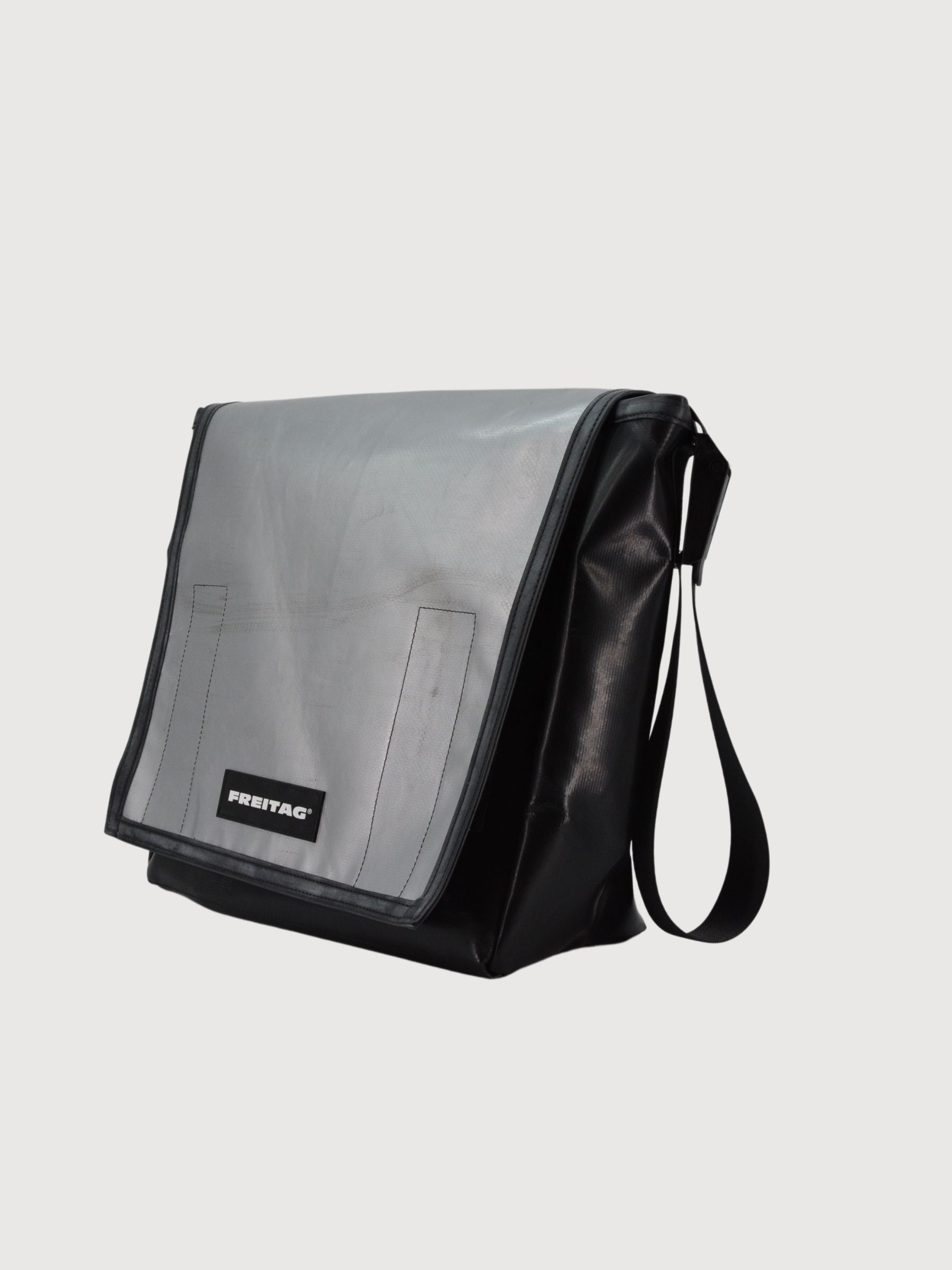 F21 Night Club Grey/Black Bag In Used Truck Tarps | Freitag