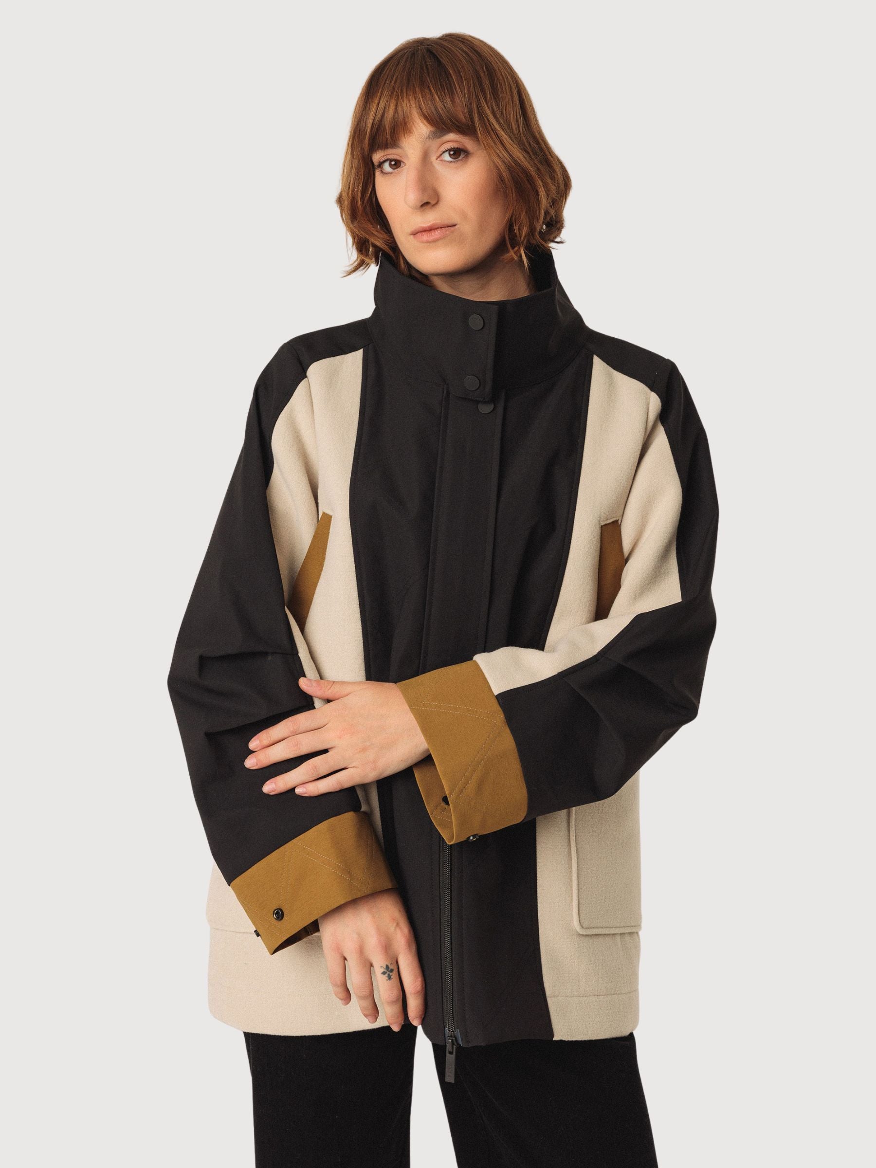 Coat Kase Beige Woman | Skfk