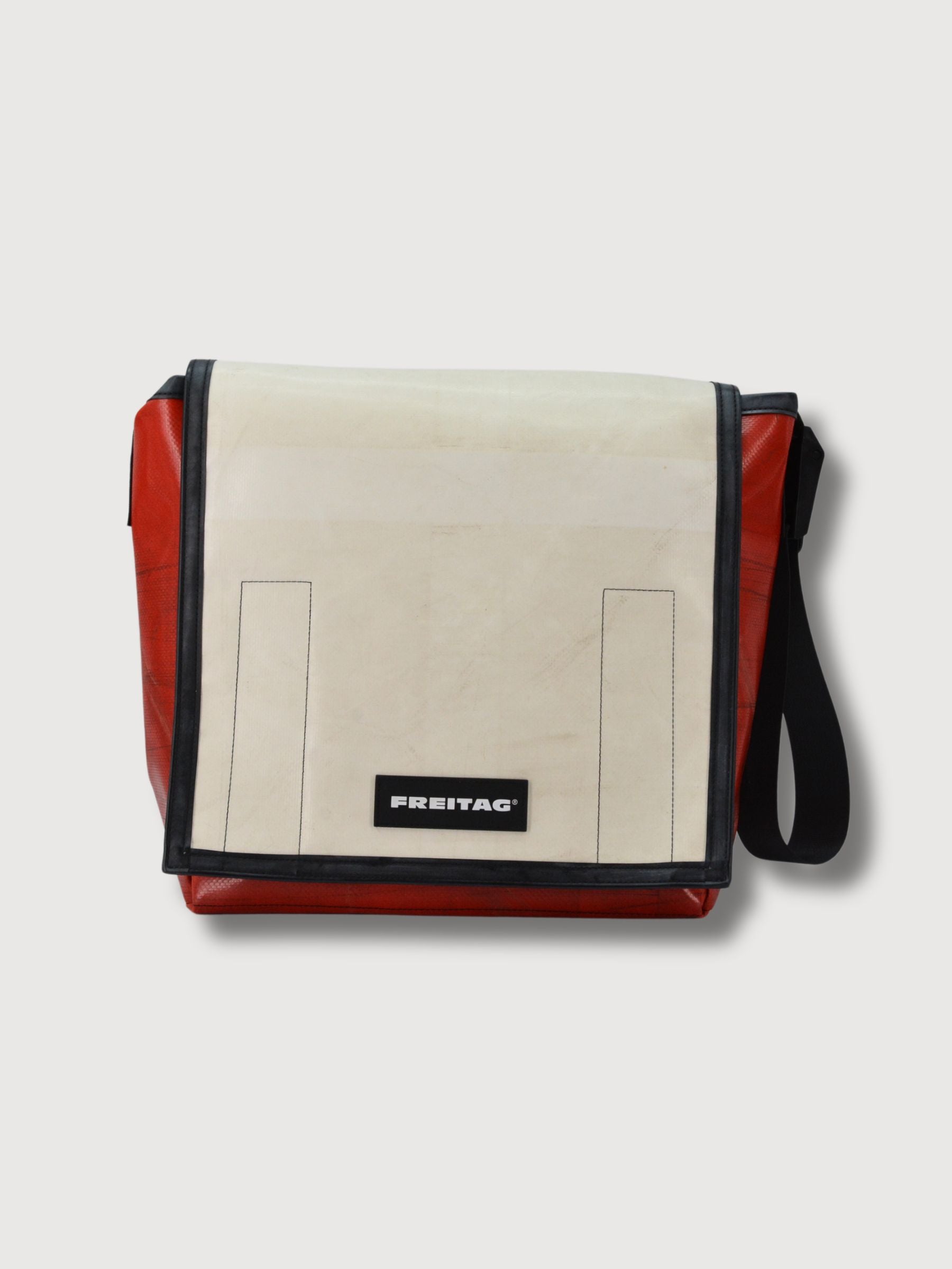 F21 Night Club Red/White Bag In Used Truck Tarps | Freitag