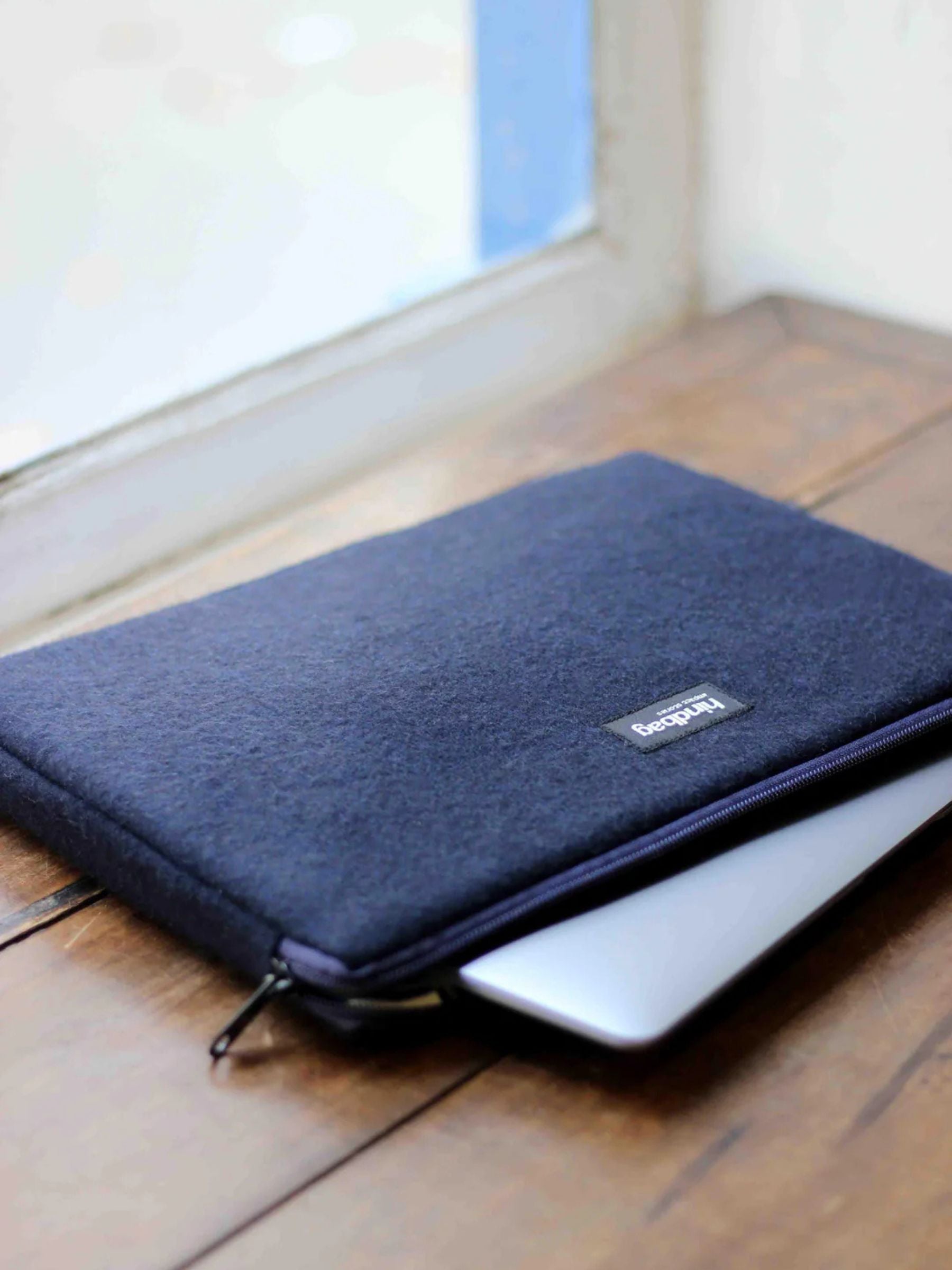 Navy recycled wool computer bag Ava S 13"| Hindbag