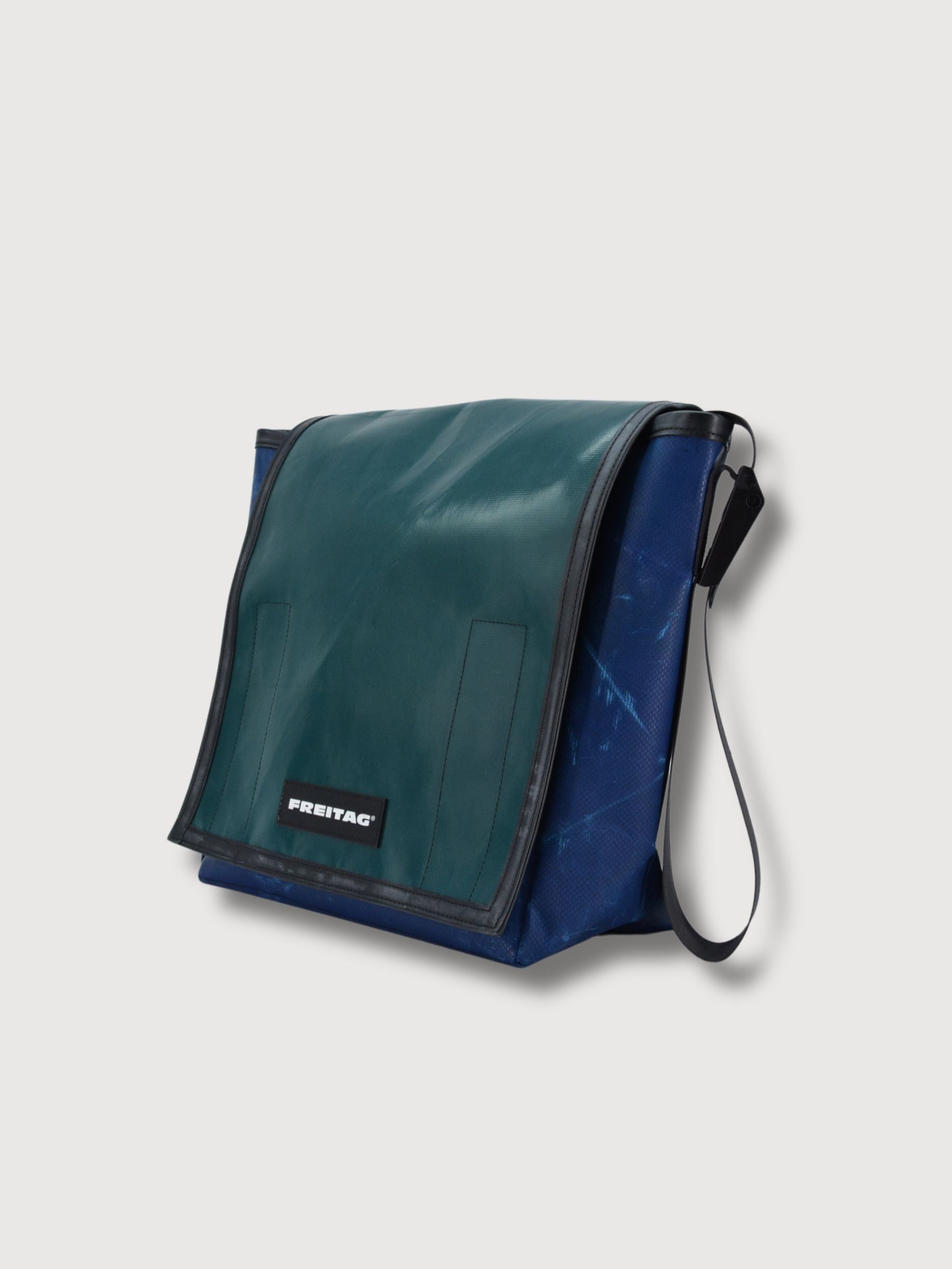 F21 Night Club Blue/Green Bag In Used Truck Tarps | Freitag