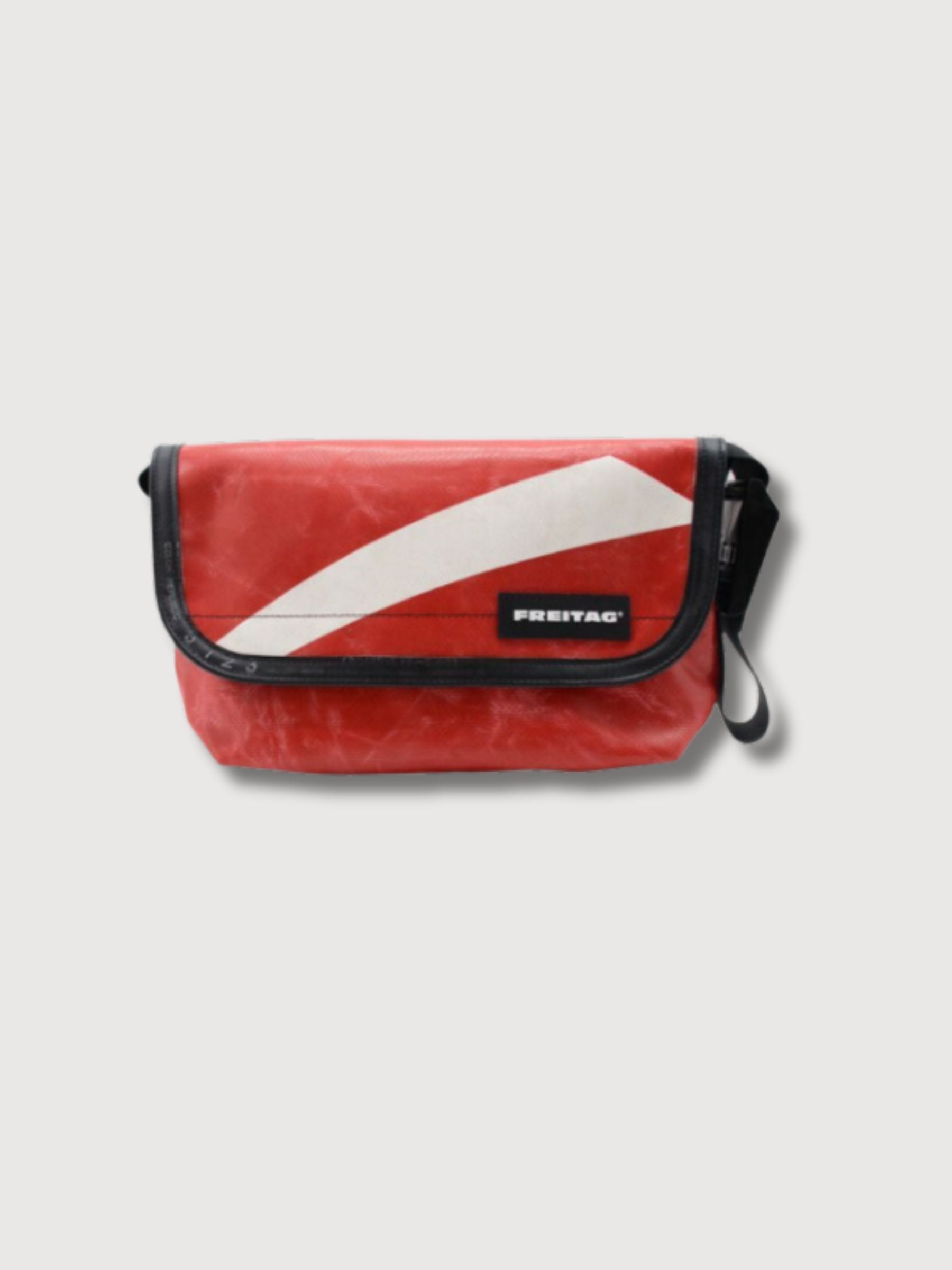 Messenger Bag F41 Hawaii Five-0 Red & White In Used Truck Tarps | Freitag