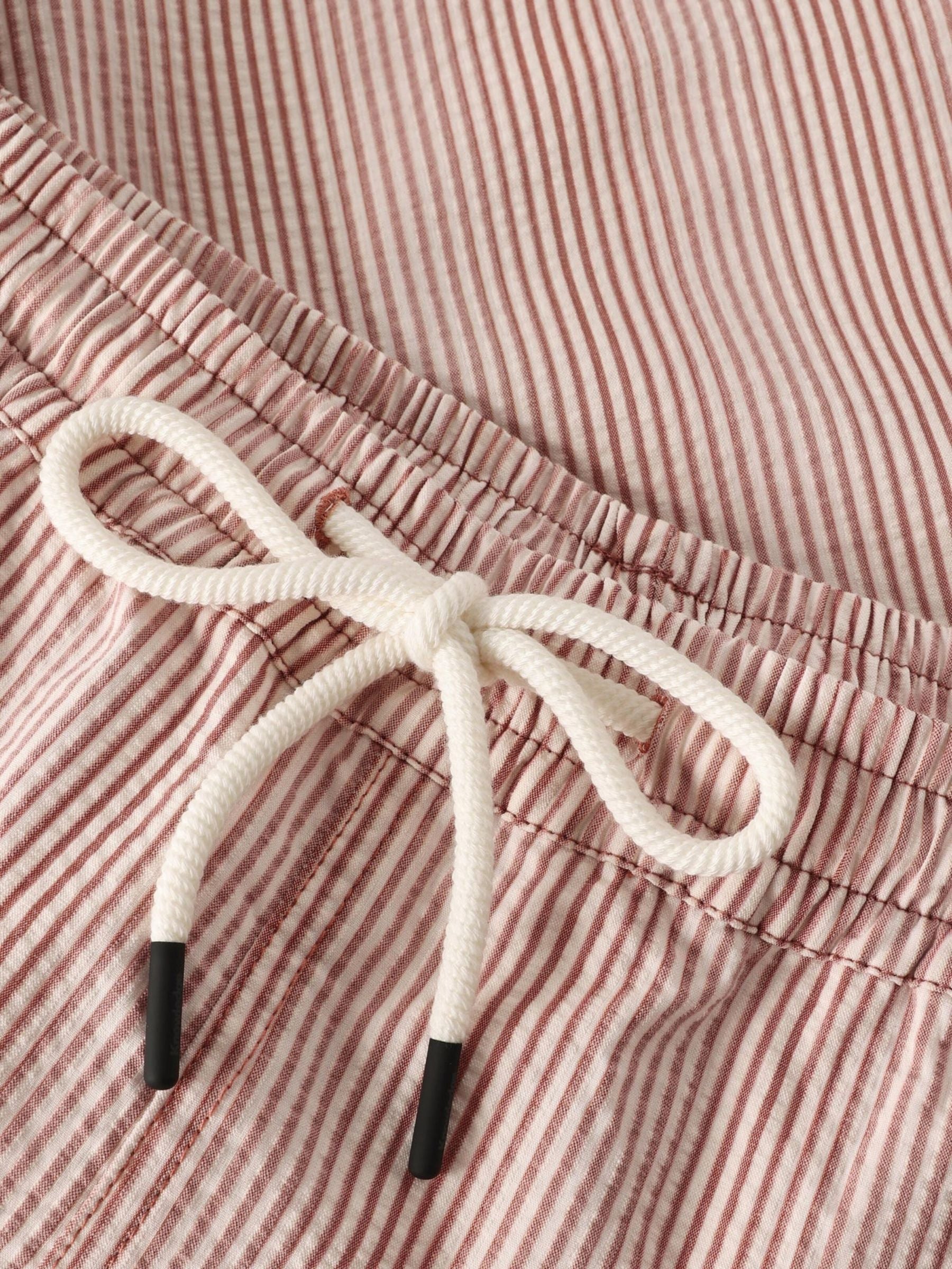 Badeshorts aus Seersucker mit Streifen bis Mitte Oberschenkel | KNOWLEDGE COTTON APPAREL