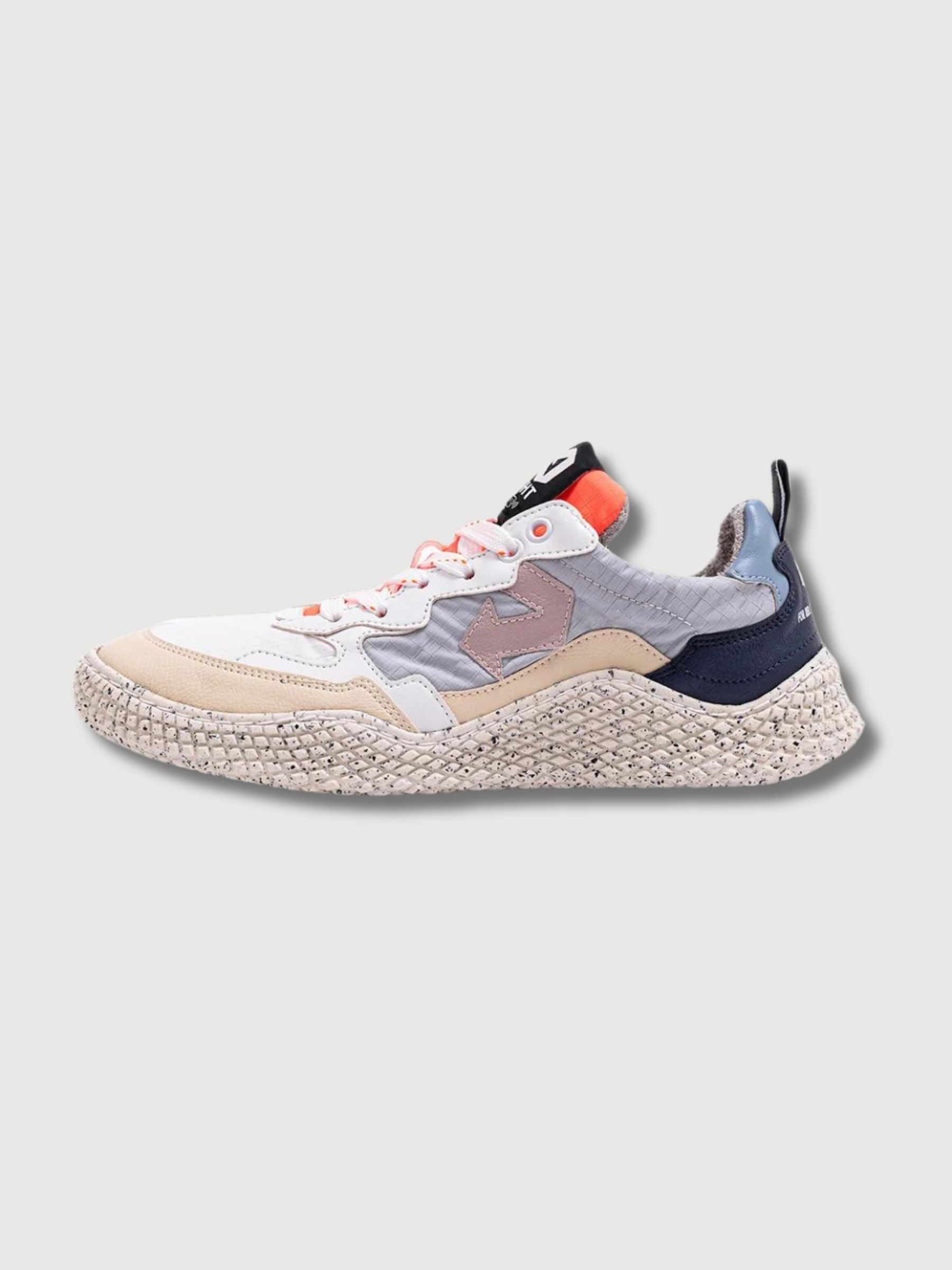 hana Sneakers 