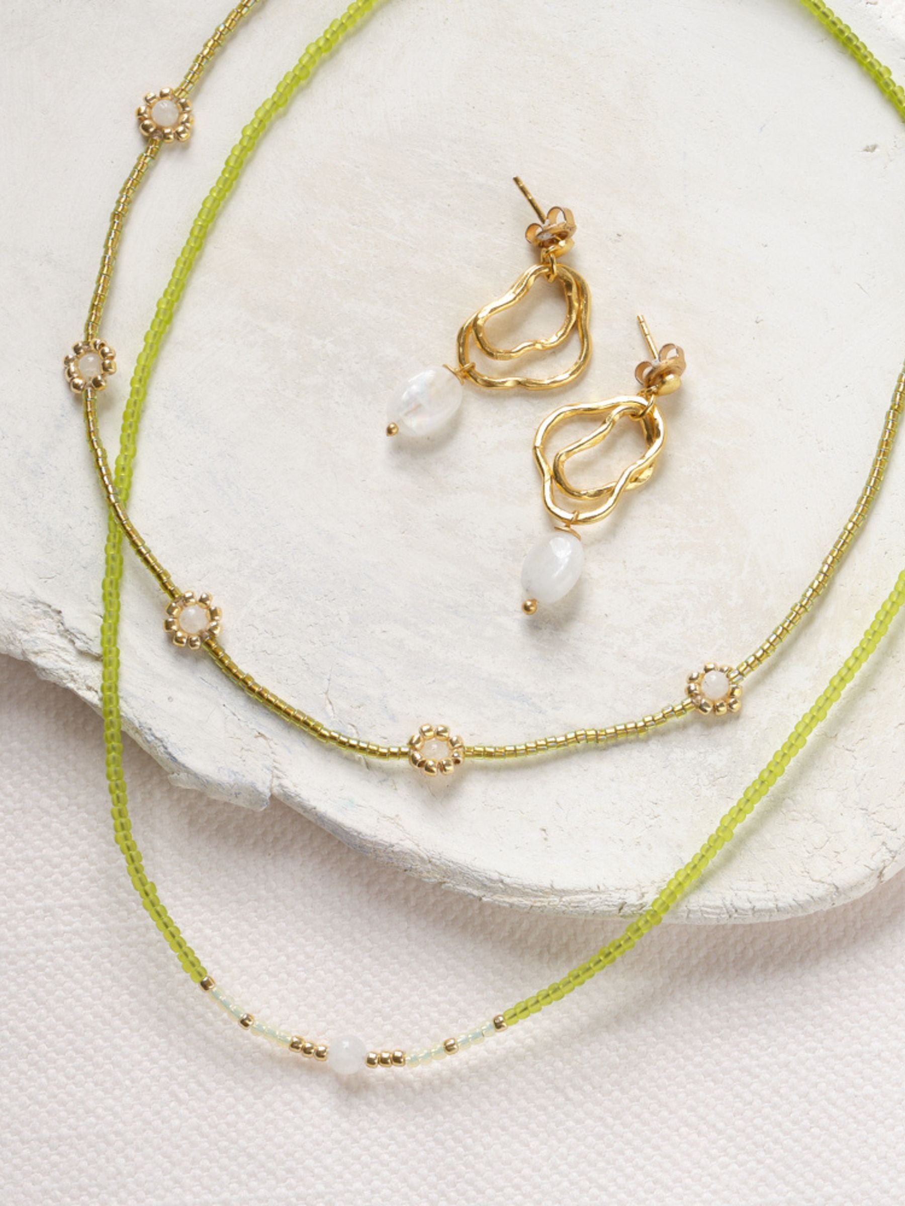 Necklace Excitement Moonstone Gold | A Beautiful Story