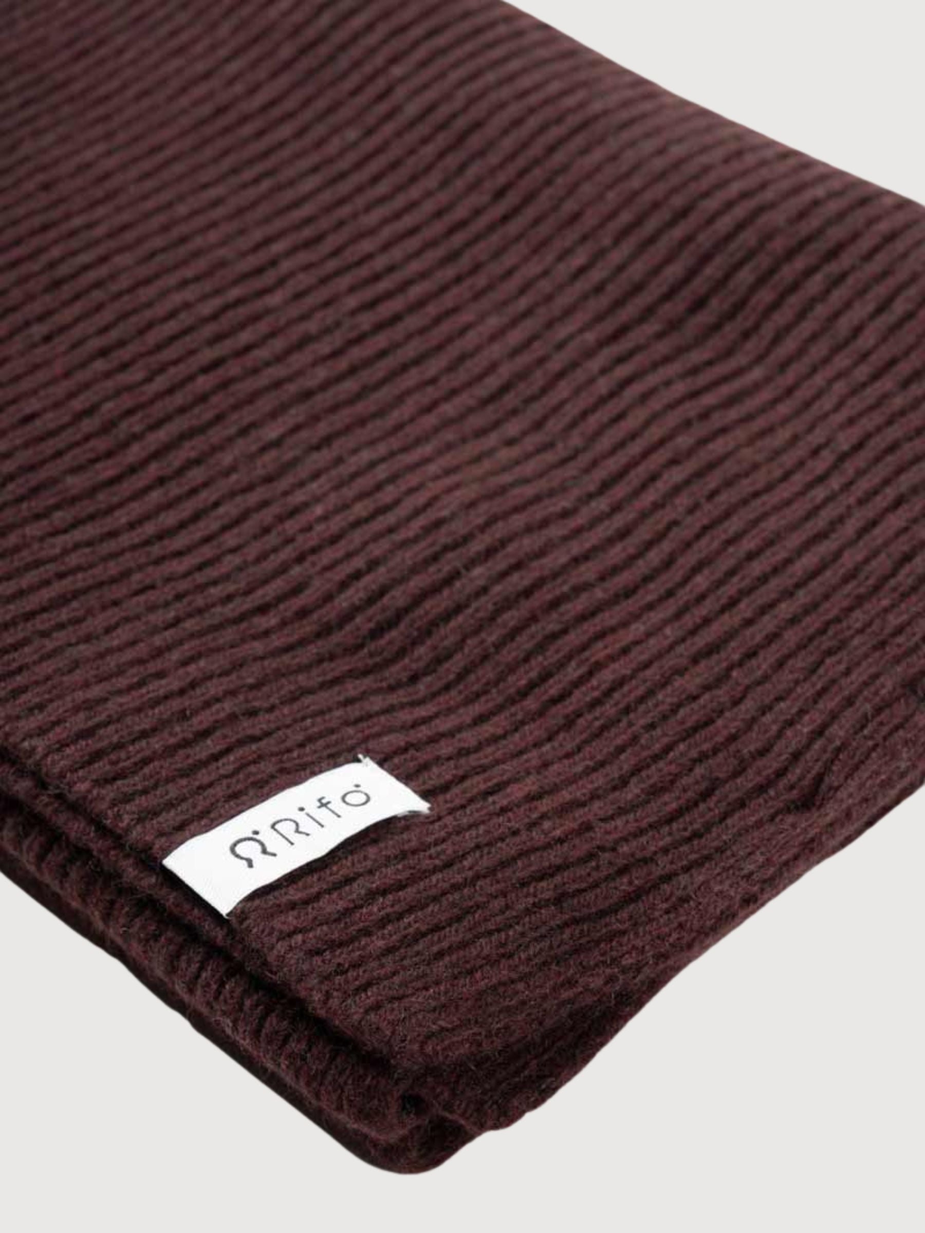 RIFÒ Federico brown cashmere unisex scarf displayed flat, showcasing soft, cozy texture and elegant design.