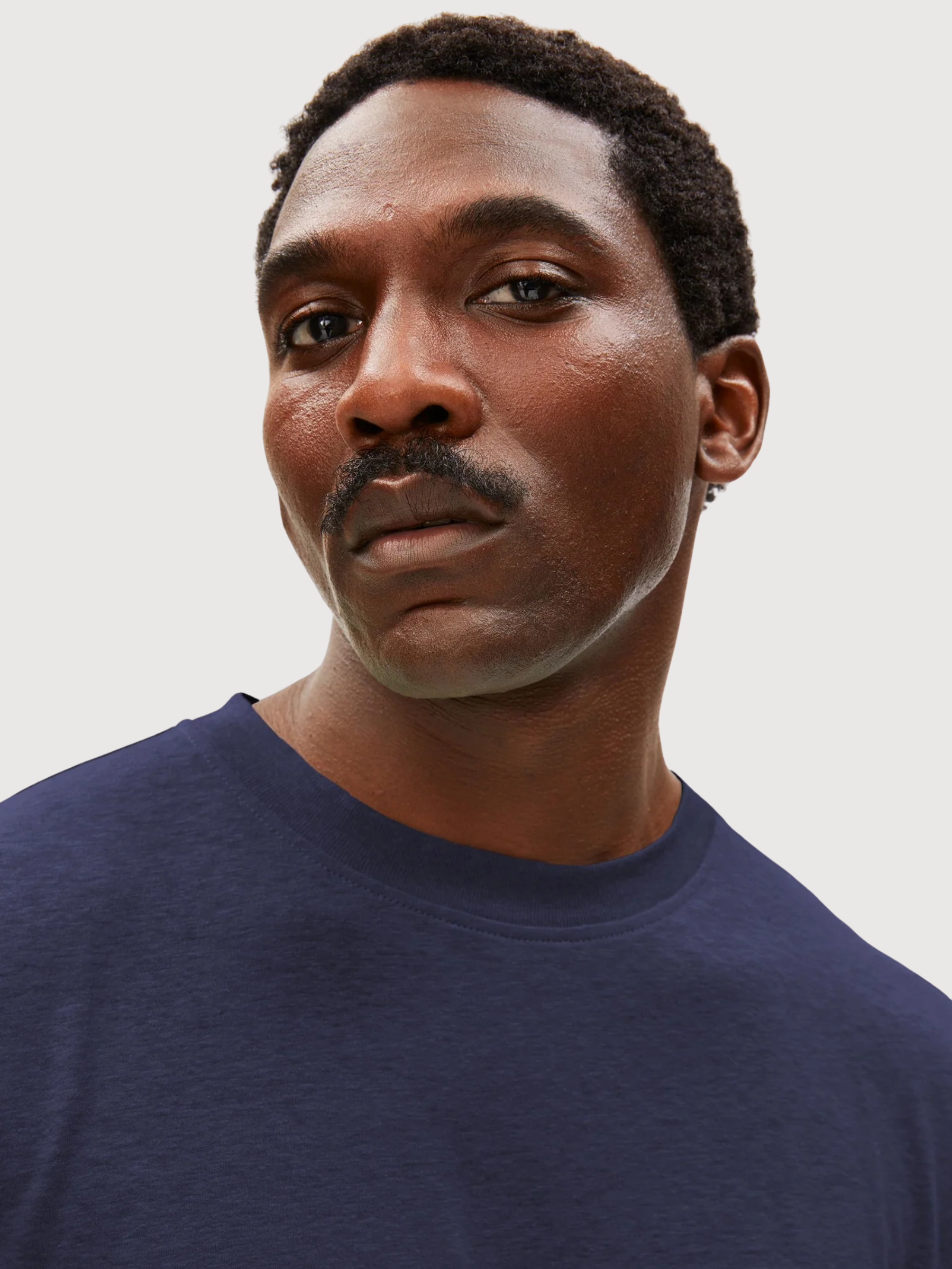 T-Shirt Maarkos Linen Blend Navy Man | Armedangels