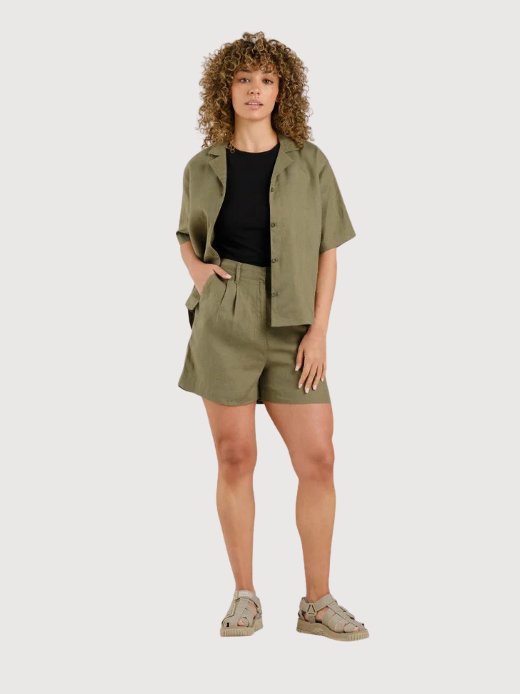 Shorts Djupvik Leinen Grün Damen | Dedicated