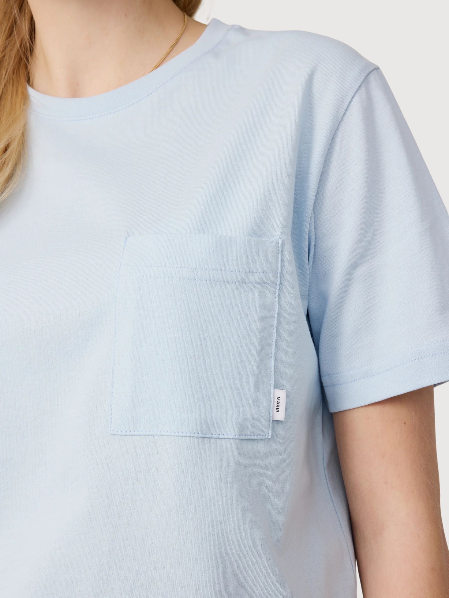 Maglietta Lisa Azzurro Cielo | Makia