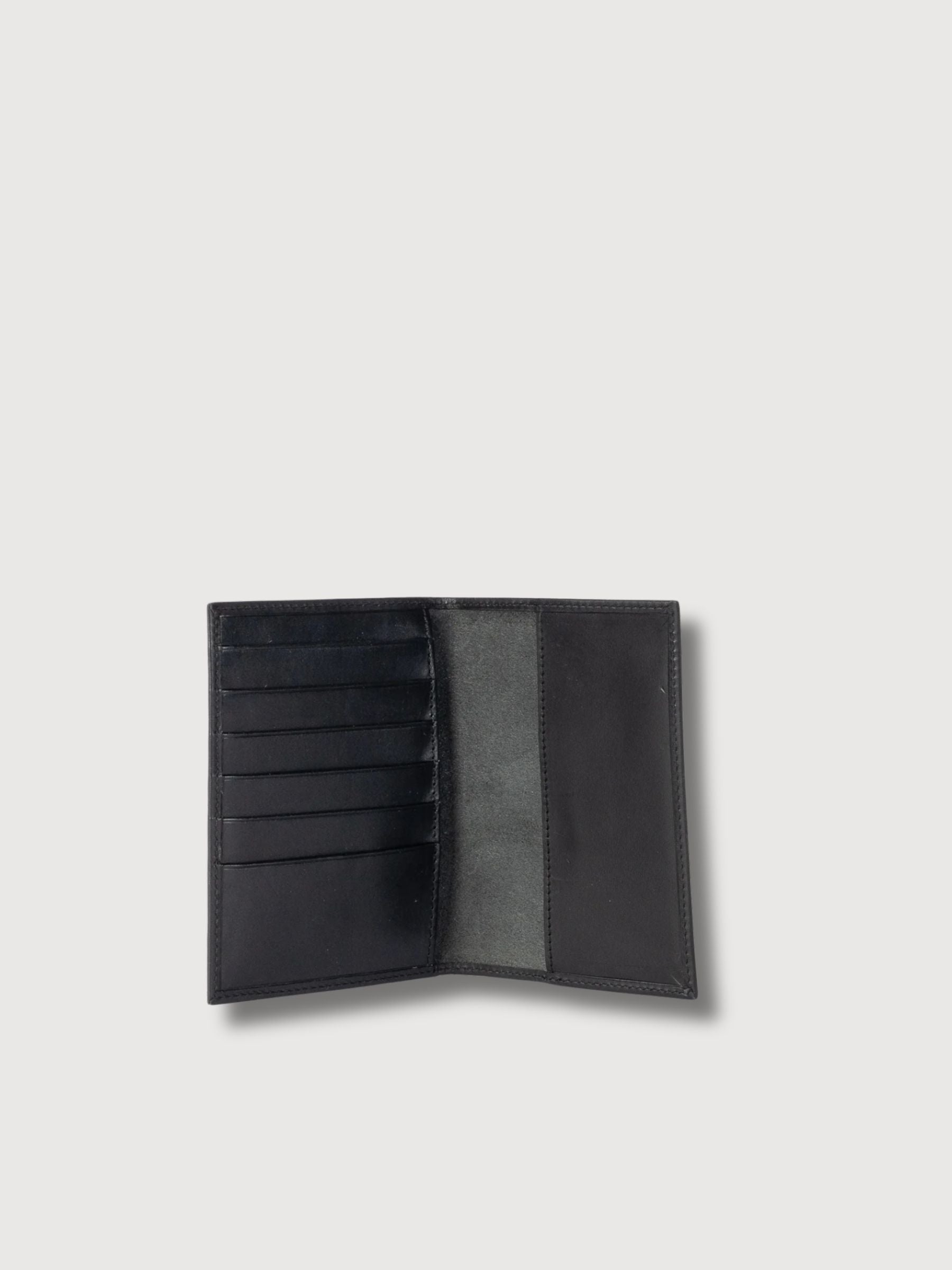 Passport Holder Black Classic Leather | O My Bag
