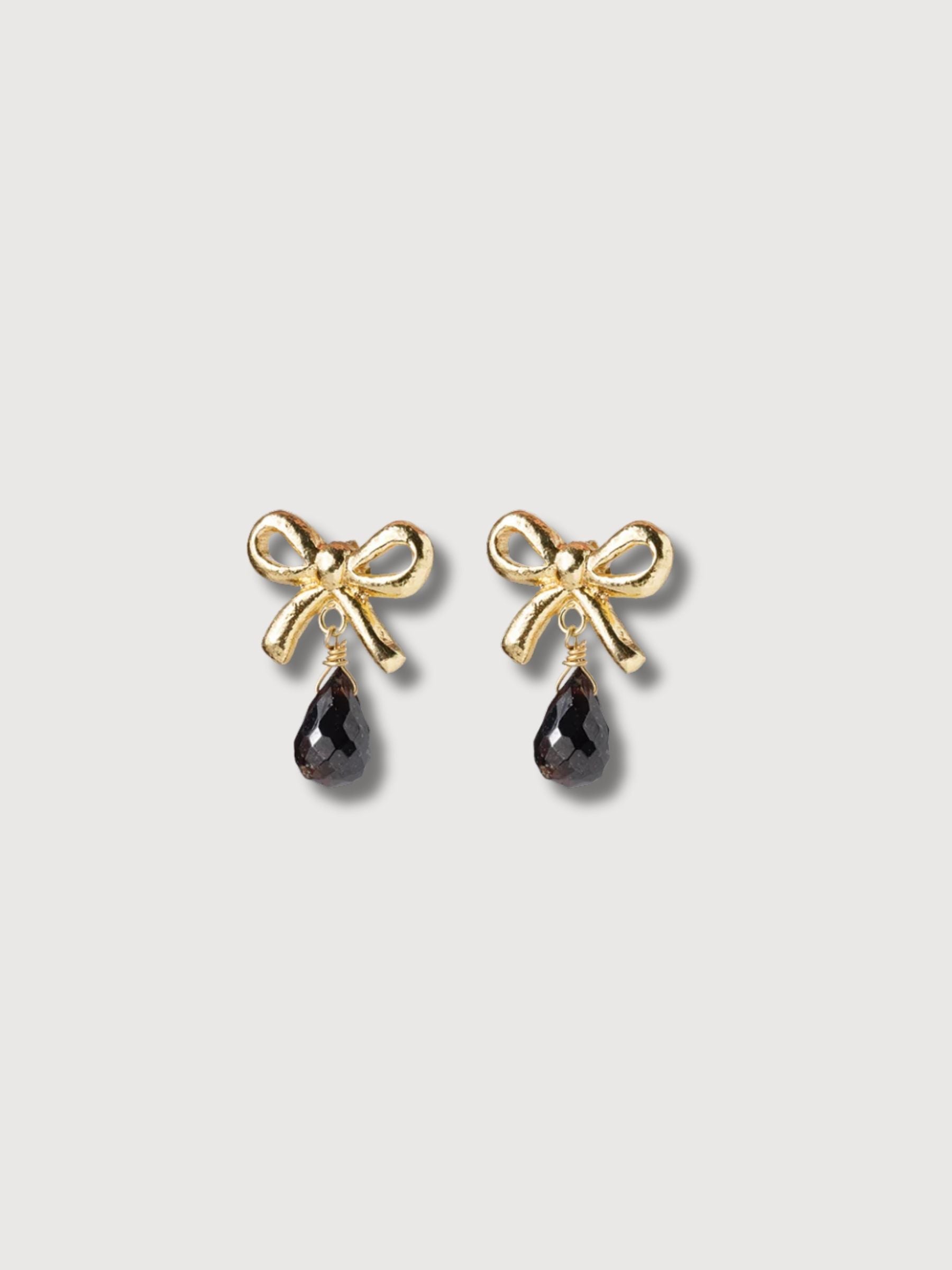 Earring Ribbon Black Onyx Gold | A Beautiful Story