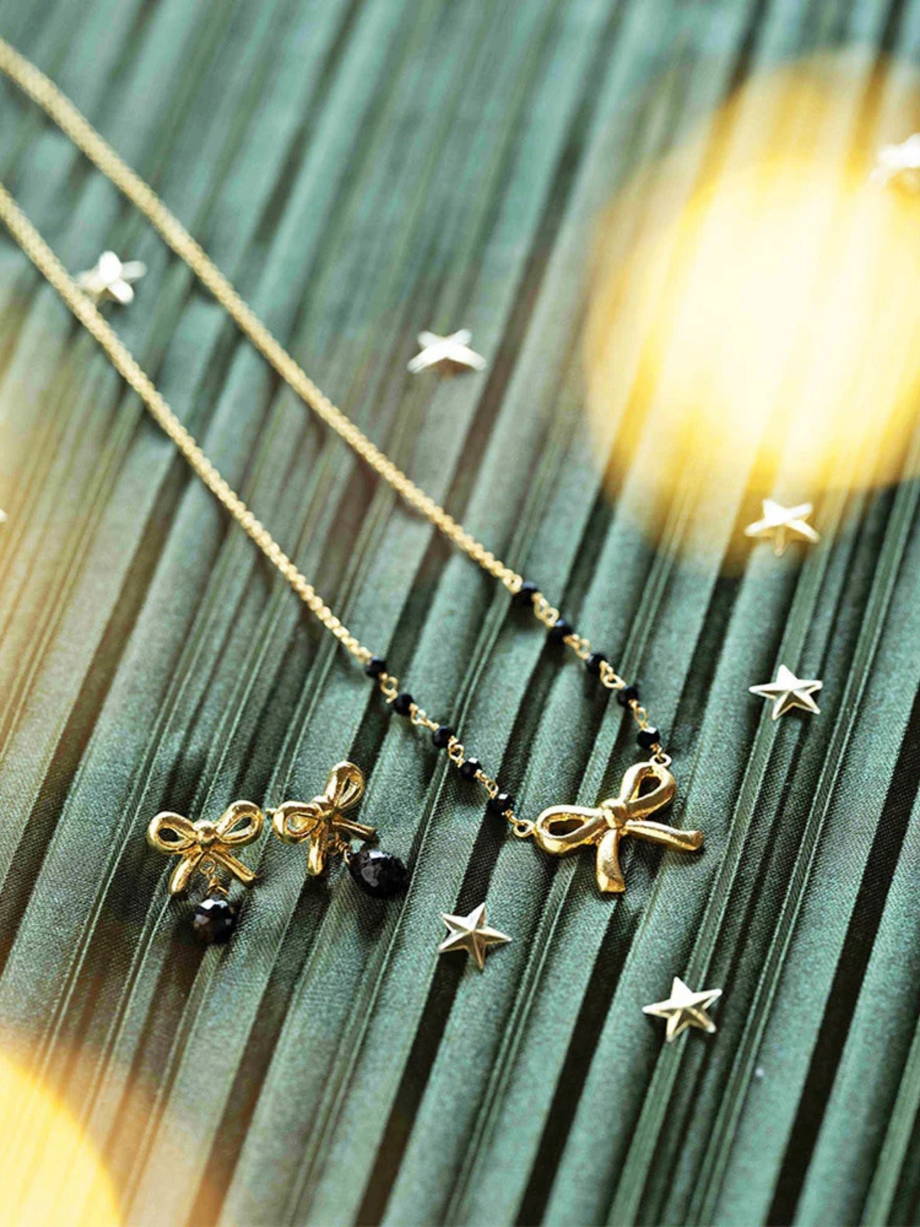 Earring Ribbon Black Onyx Gold | A Beautiful Story