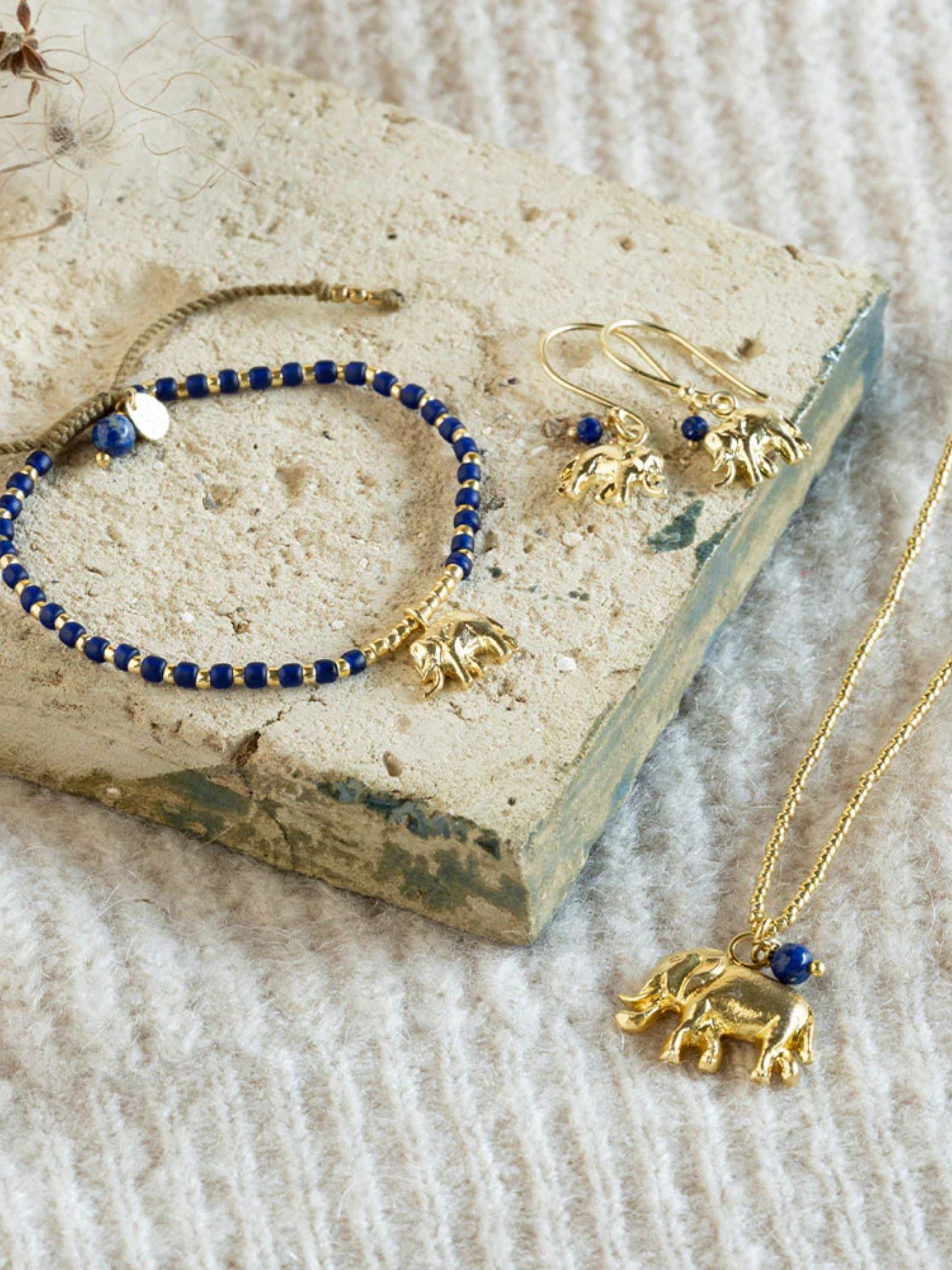 Hoping Bracelet Lapis Lazuli Gold | A Beautiful Story