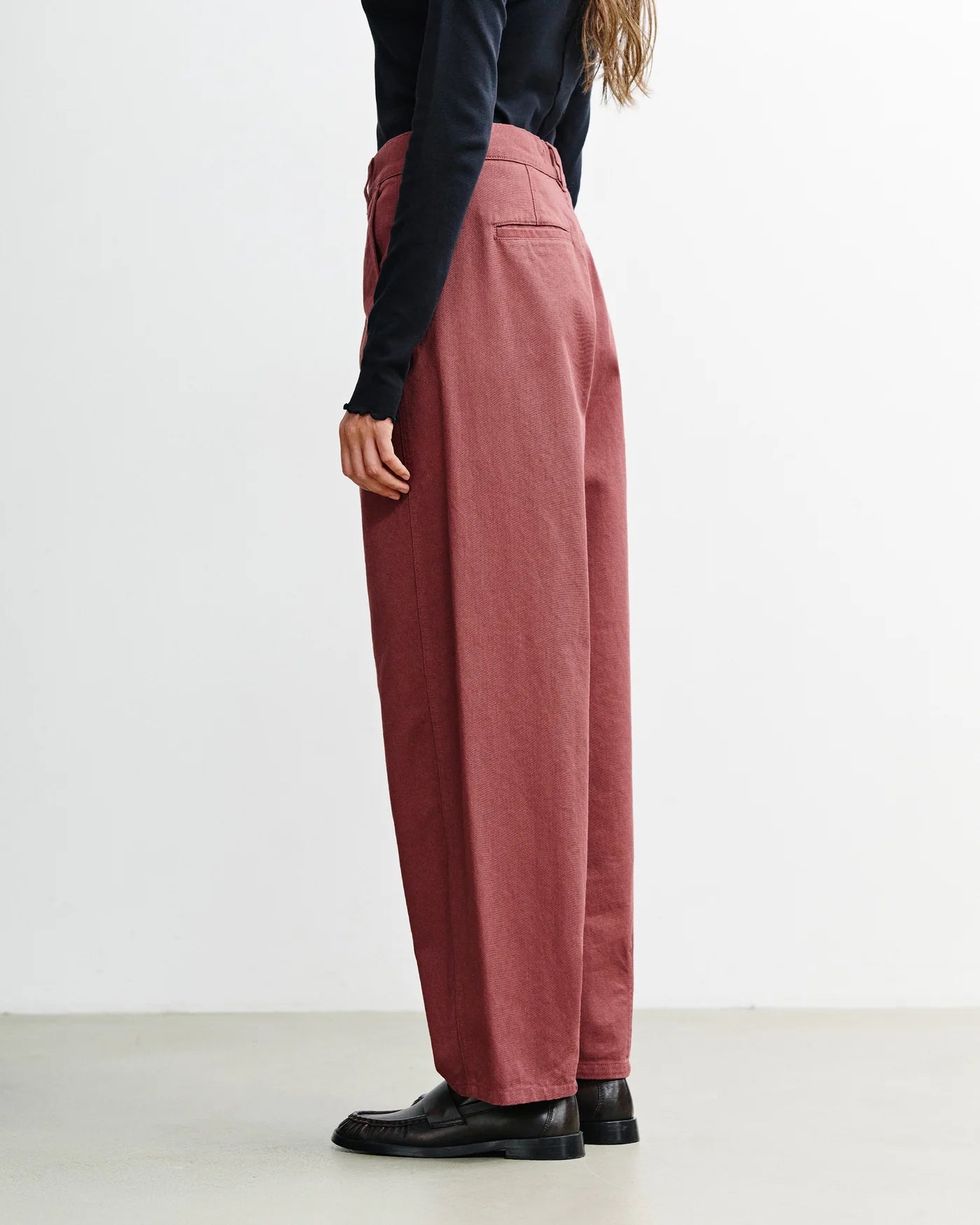 Barrel-Leg Hose Bio-Baumwolle Washed Burgundy | ROTHOLZ