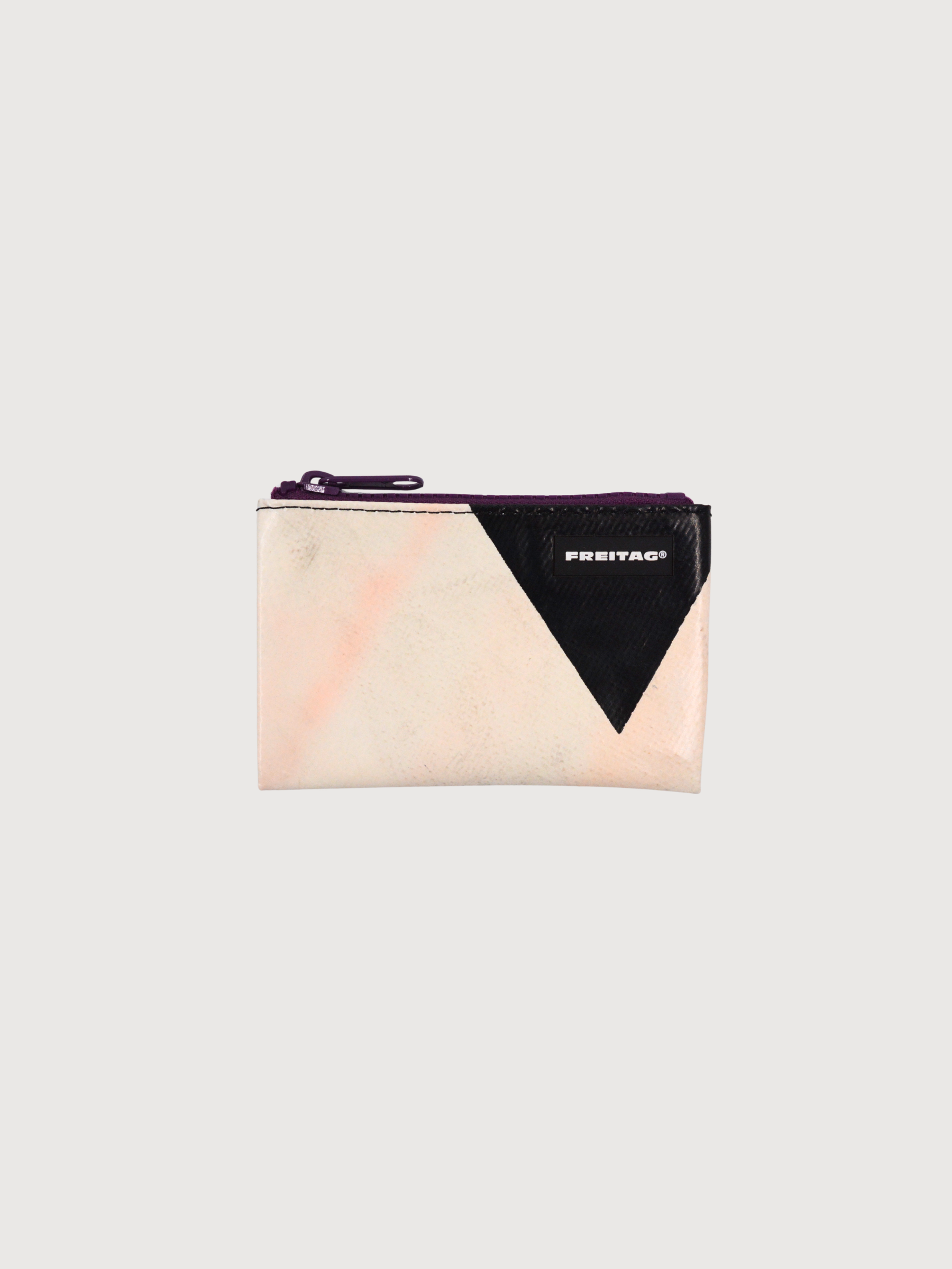 BLAIR White/Black Pouchette