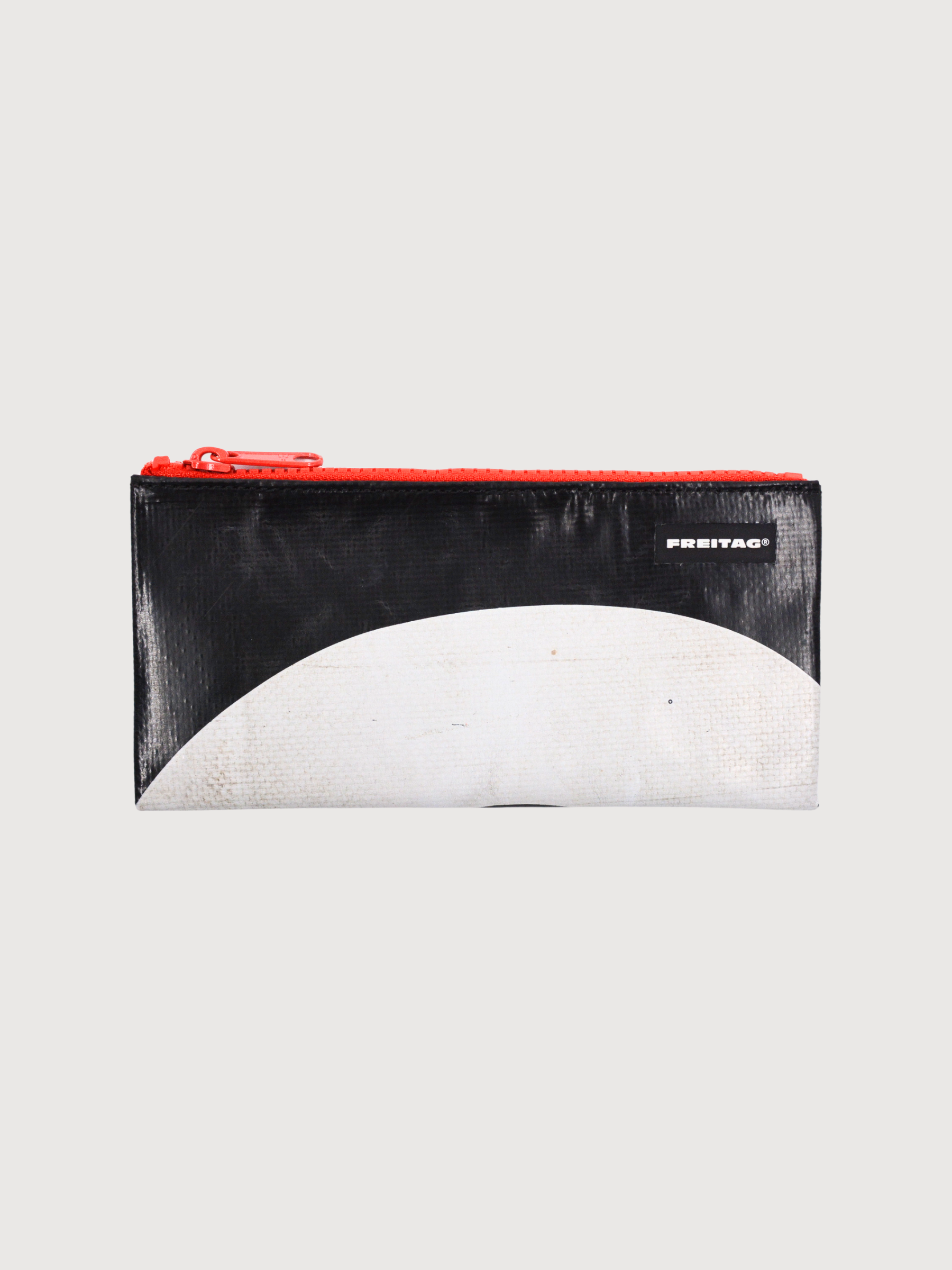 Serena White/Black Pouch | FREITAG