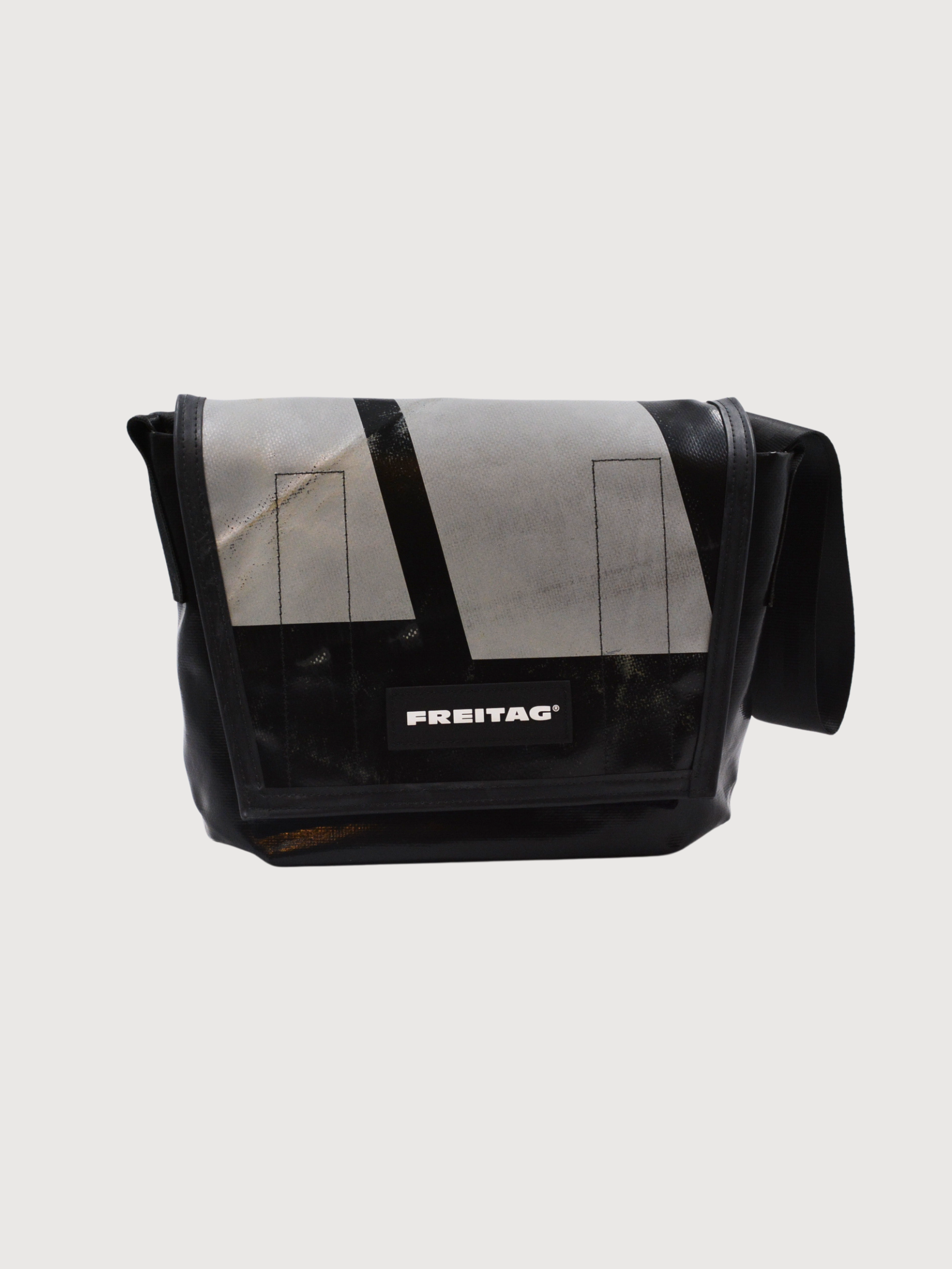 Messenger Bag Lassie Black/Silver | Freitag