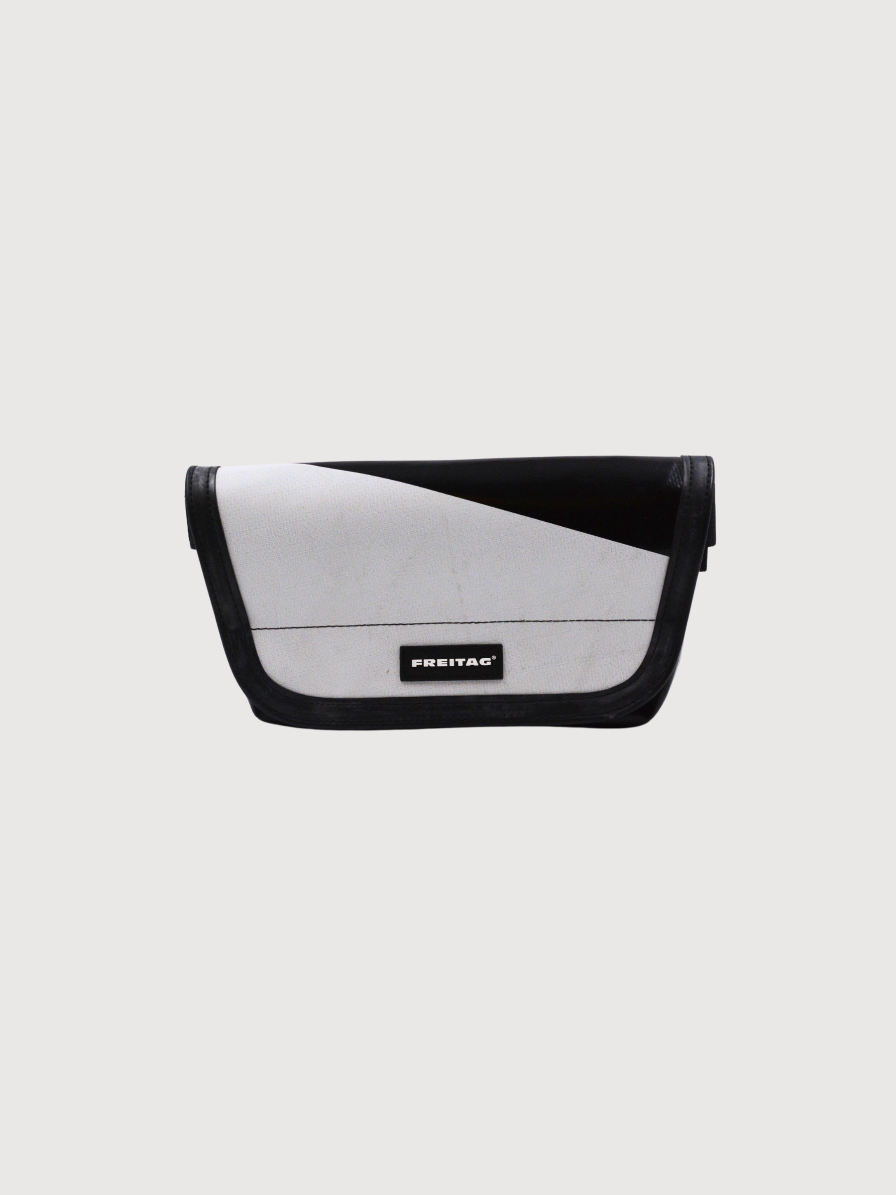 Borsa a tracolla Jamie Black/White | Freitag