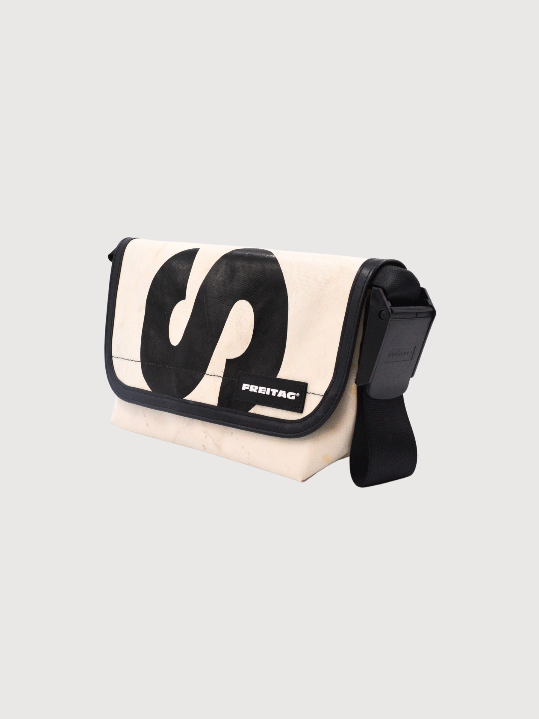 Messenger Bag Hawaii Five White/Black | Freitag