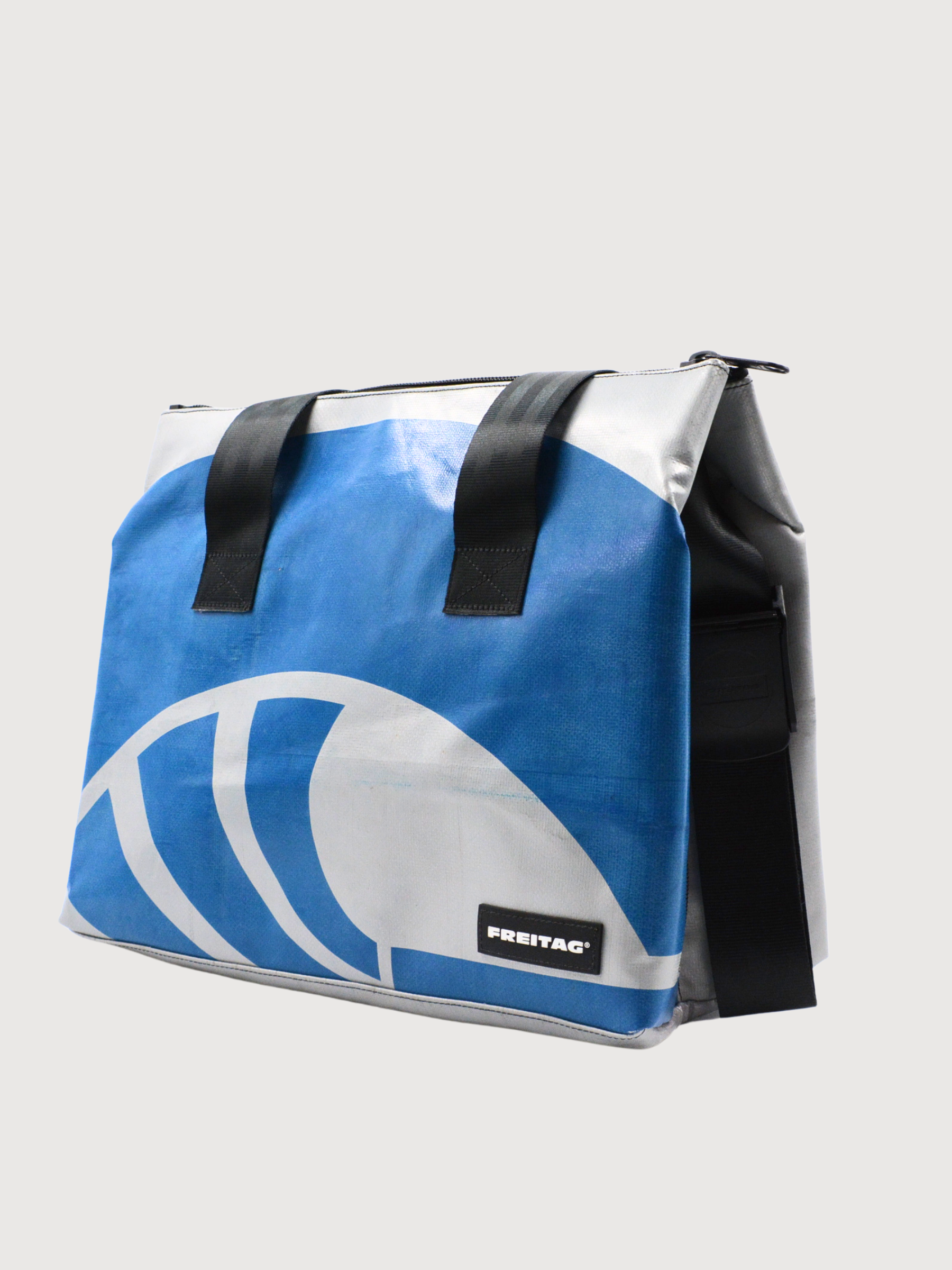 Sports Bag Lois Silver/Blue | Freitag