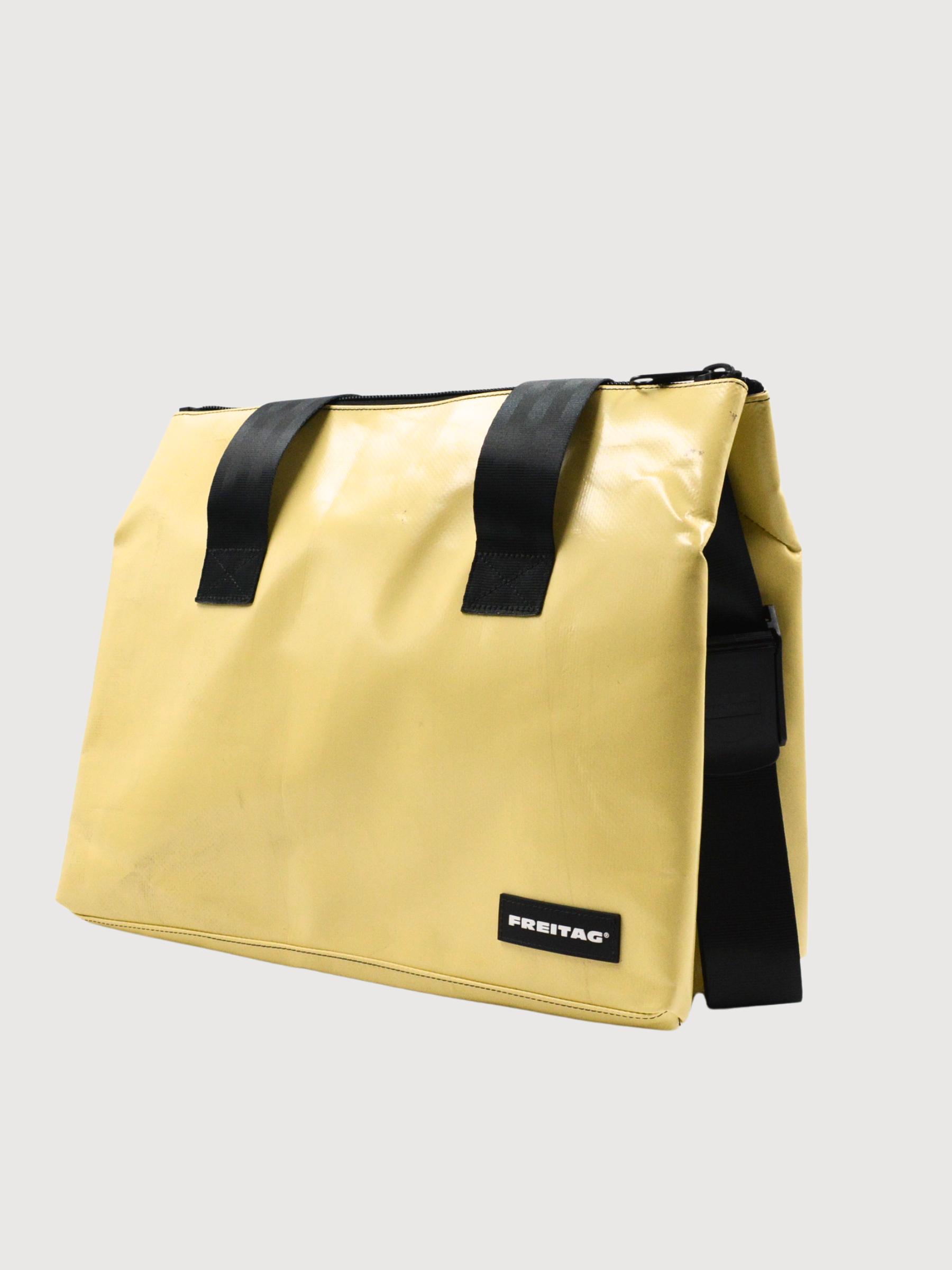 Sports Bag Lois Light Yellow | Freitag