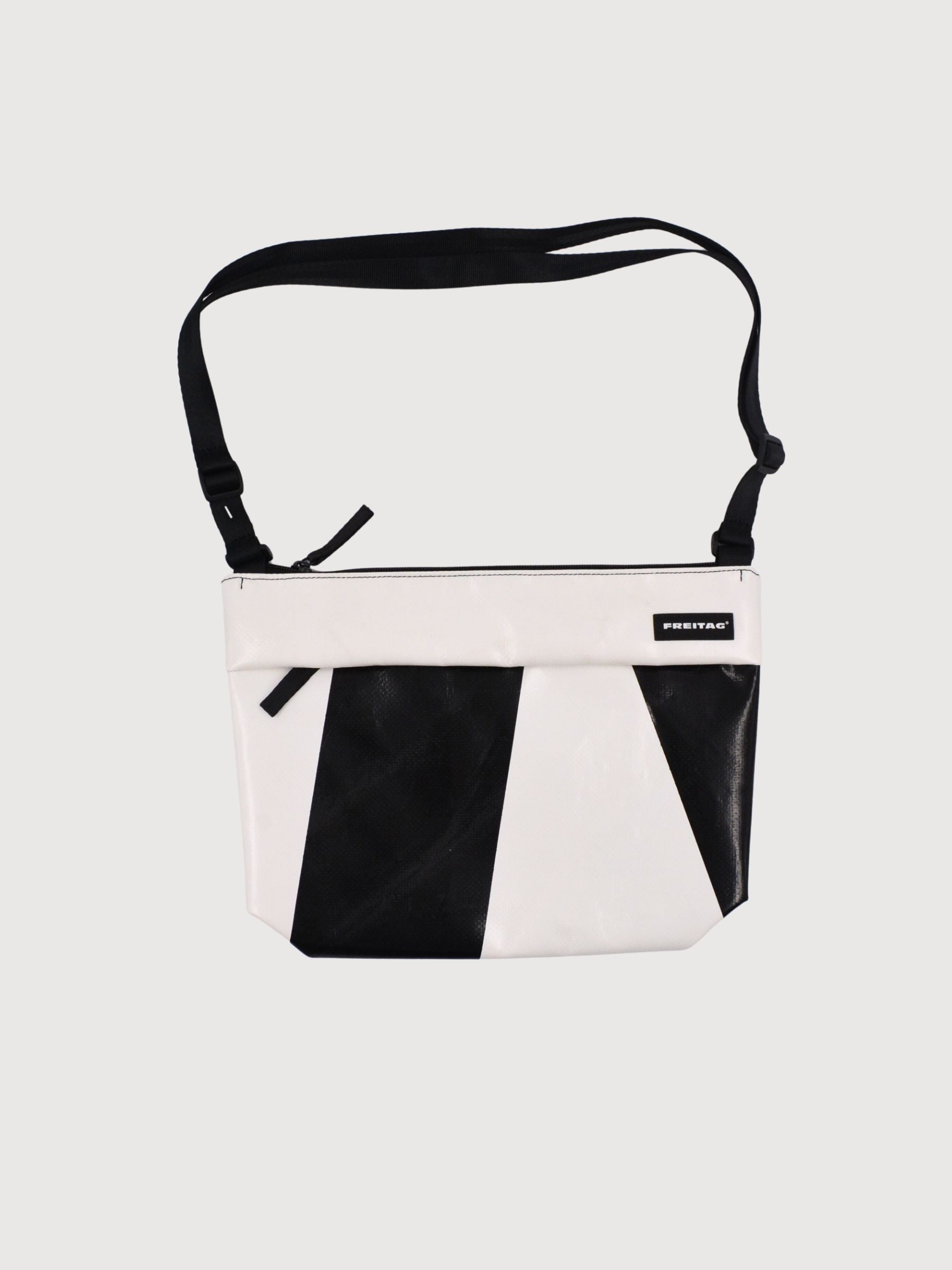 Schultertasche Lou Weiß/Schwarz | Freitag