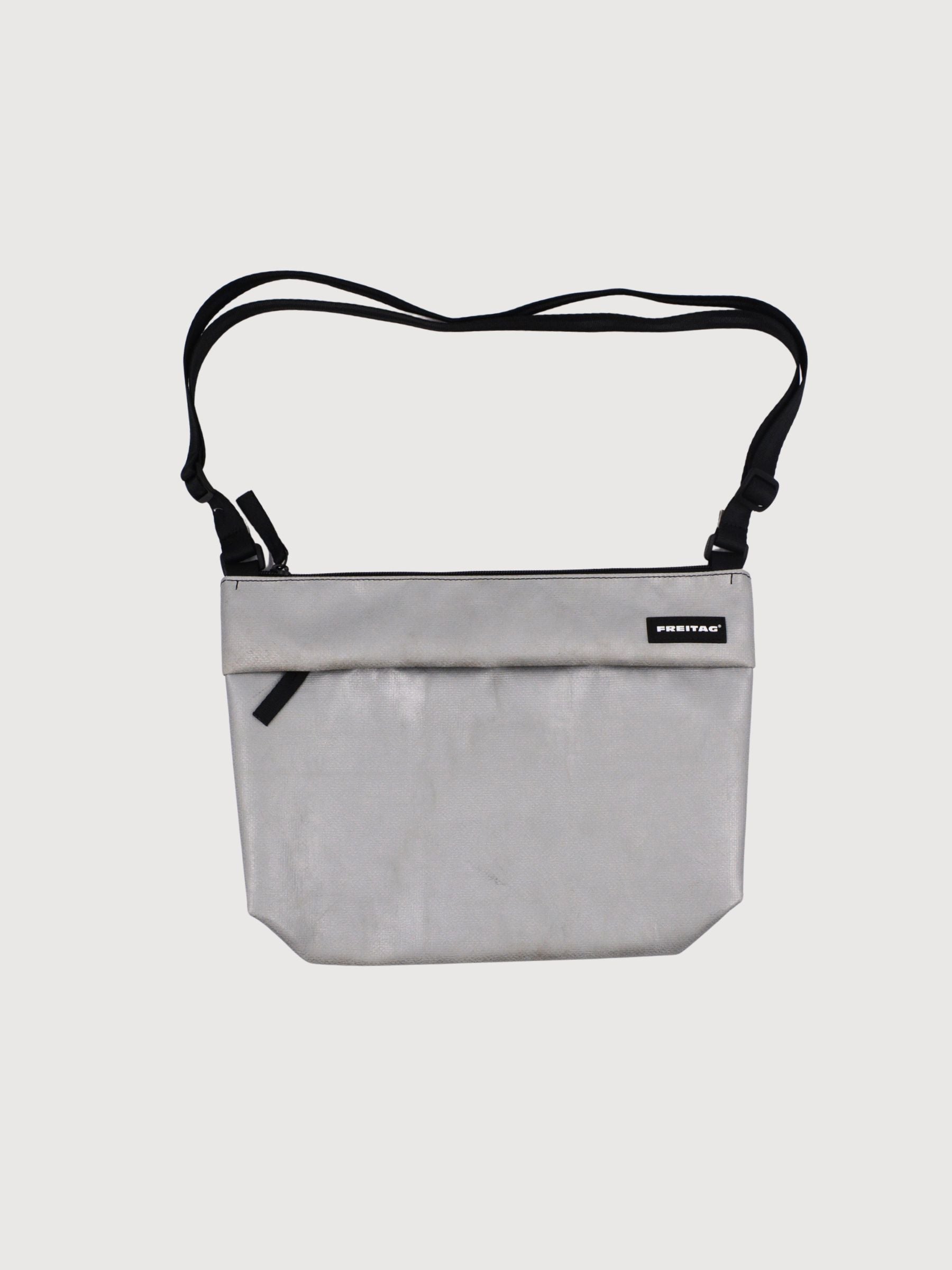 Schultertasche Lou Grey | Freitag