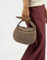 Borsa Coco Croissant Pelle scamosciata color argilla | O MY BAG
