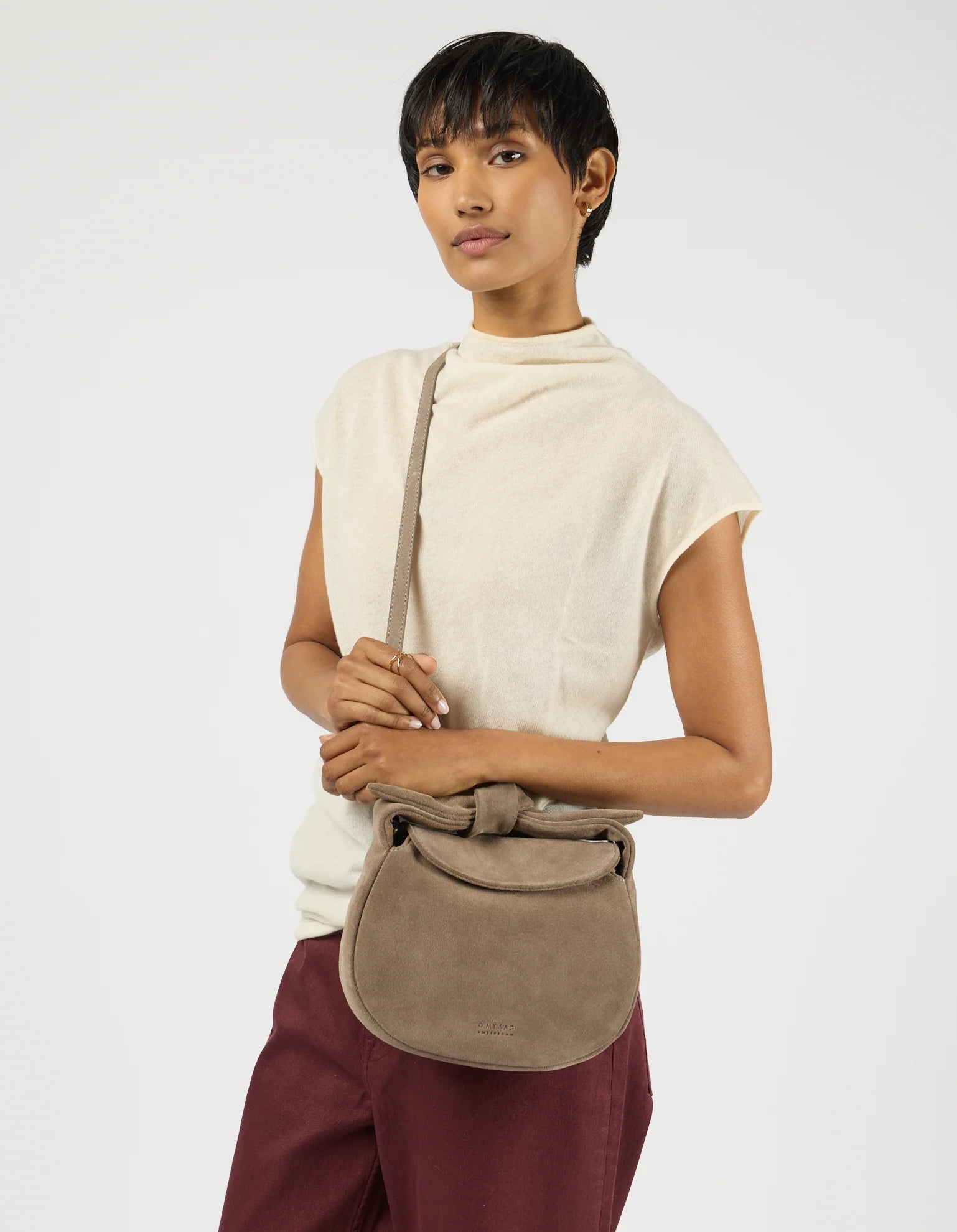 Borsa Coco Croissant Pelle scamosciata color argilla | O MY BAG